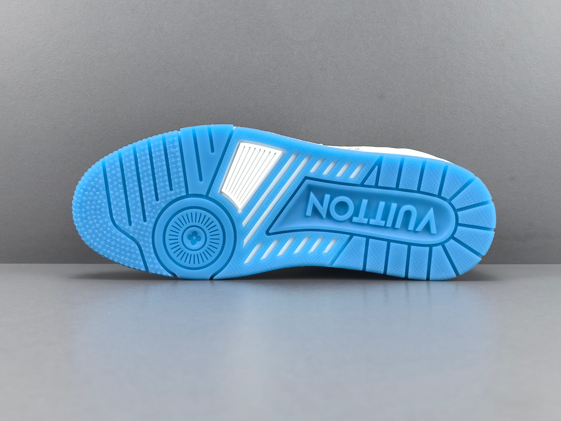 【纯原版 驴牌】 LV trainer 