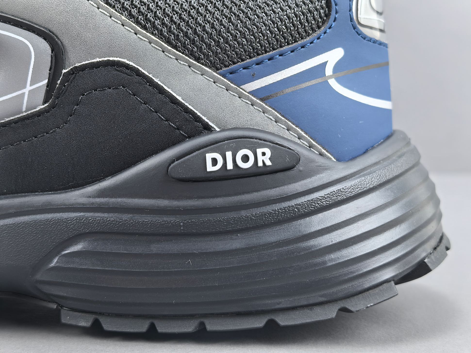 Dior Schuh P Channel Advantage, im Großhandel erhältlich — photo 4