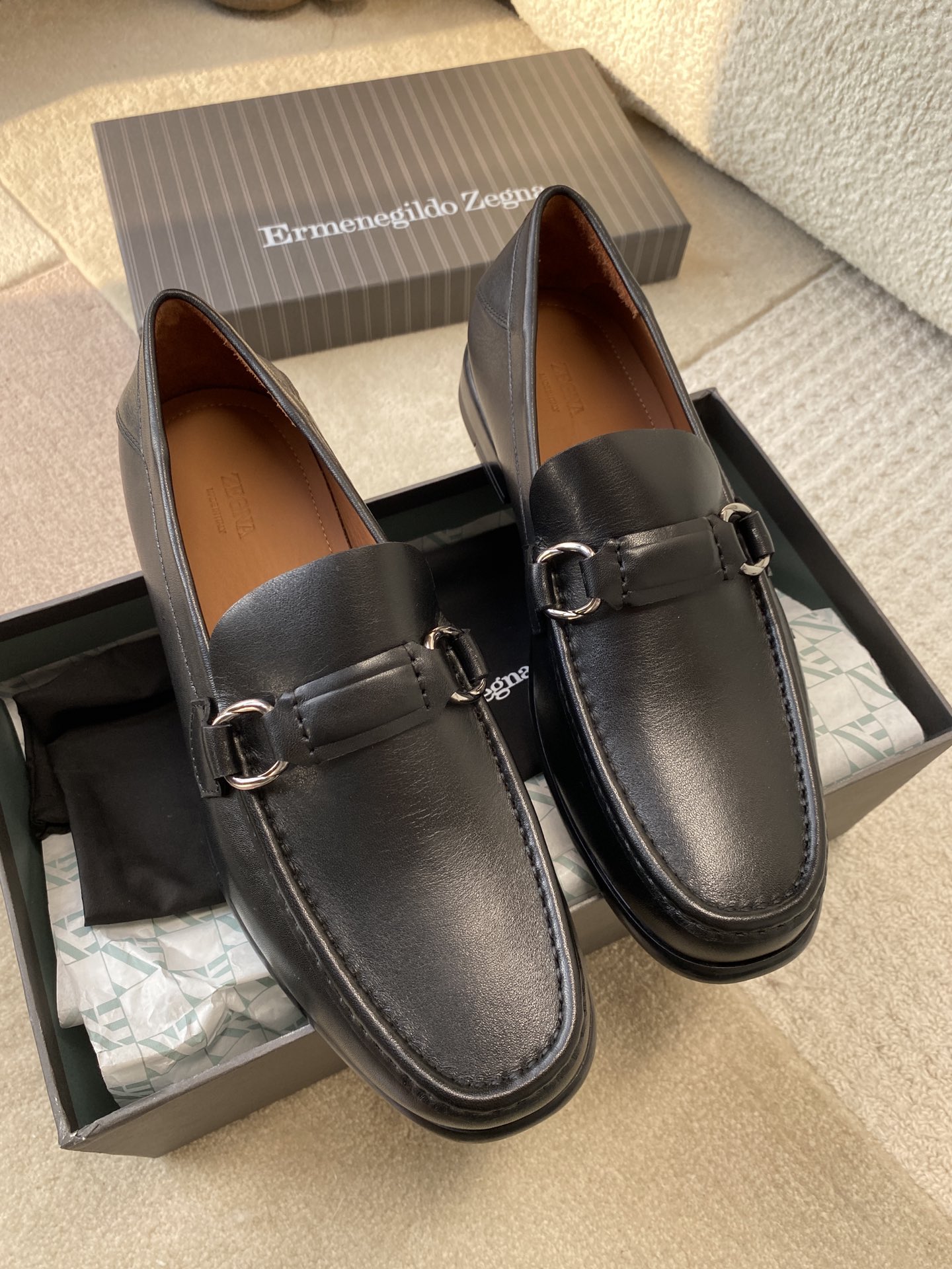 NO:273066,——— Classic black, to be honest, no matter what shoes are easy to wear, the most important thing is that they are easy to wear. Zenia's men's shoes series has always occupied the mainstream market for high-end men's shoes. Take today's model as a classic series!  , zegna19860909——— 经典黑,说句实话无论什么鞋子好穿穿着舒服才是最重要的,杰尼亚的男鞋系列一直都占据着高端男鞋的主流市场,就拿今天这款来说绝对可以称之为经典系列！,,zegna,Men's shoes