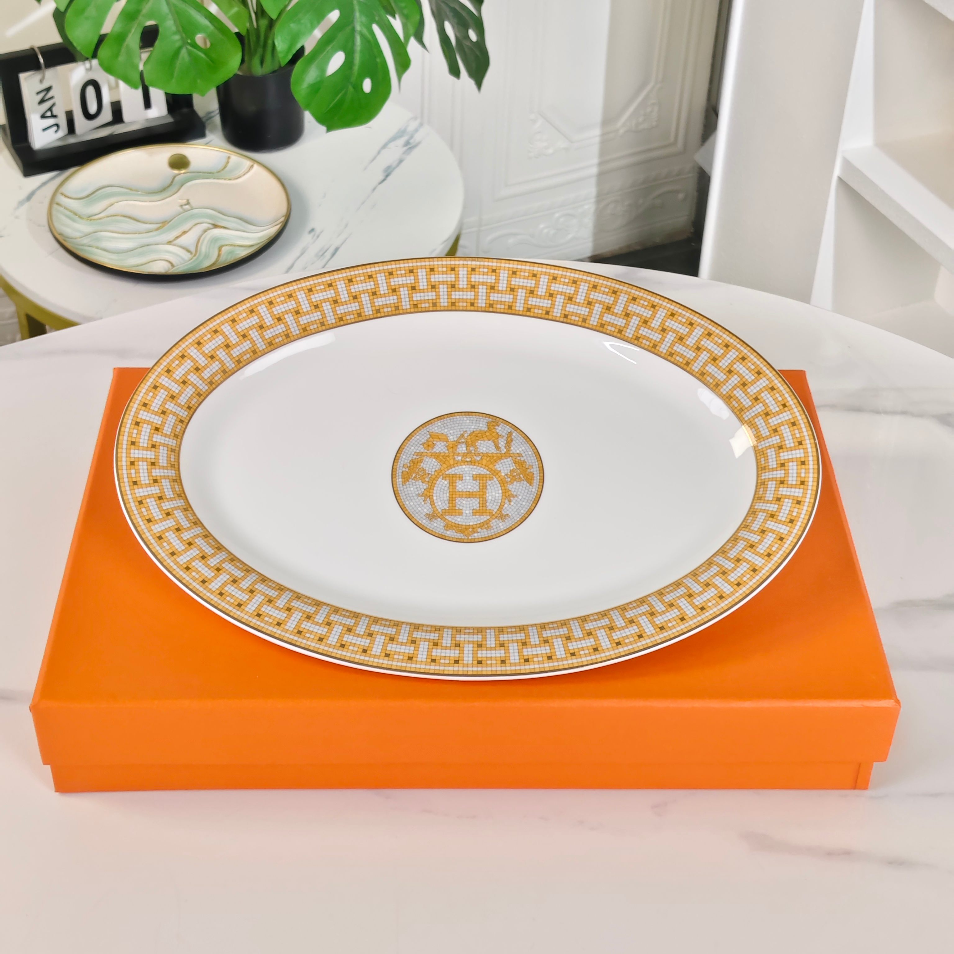 爱马仕 Hermès 高定典藏名品高定成衣时装外套连衣裙衬衫T恤 #DDA4A2B5 4