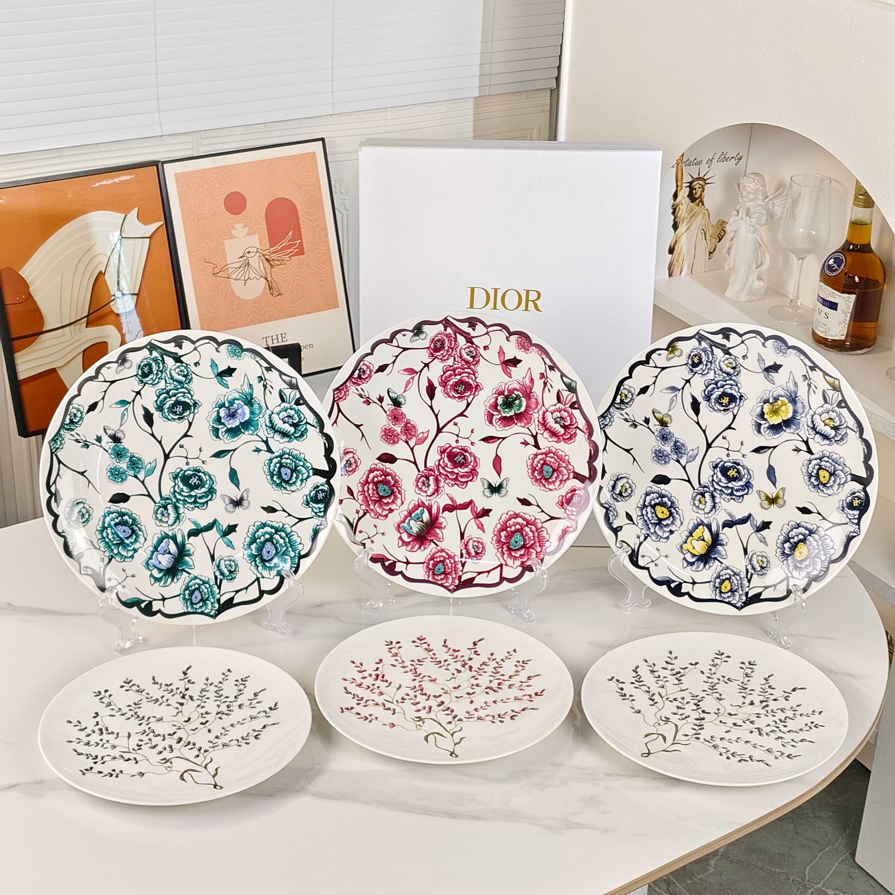 Dior – Granville Garden Two-Piece Plate Set – Purple - Comprehensive