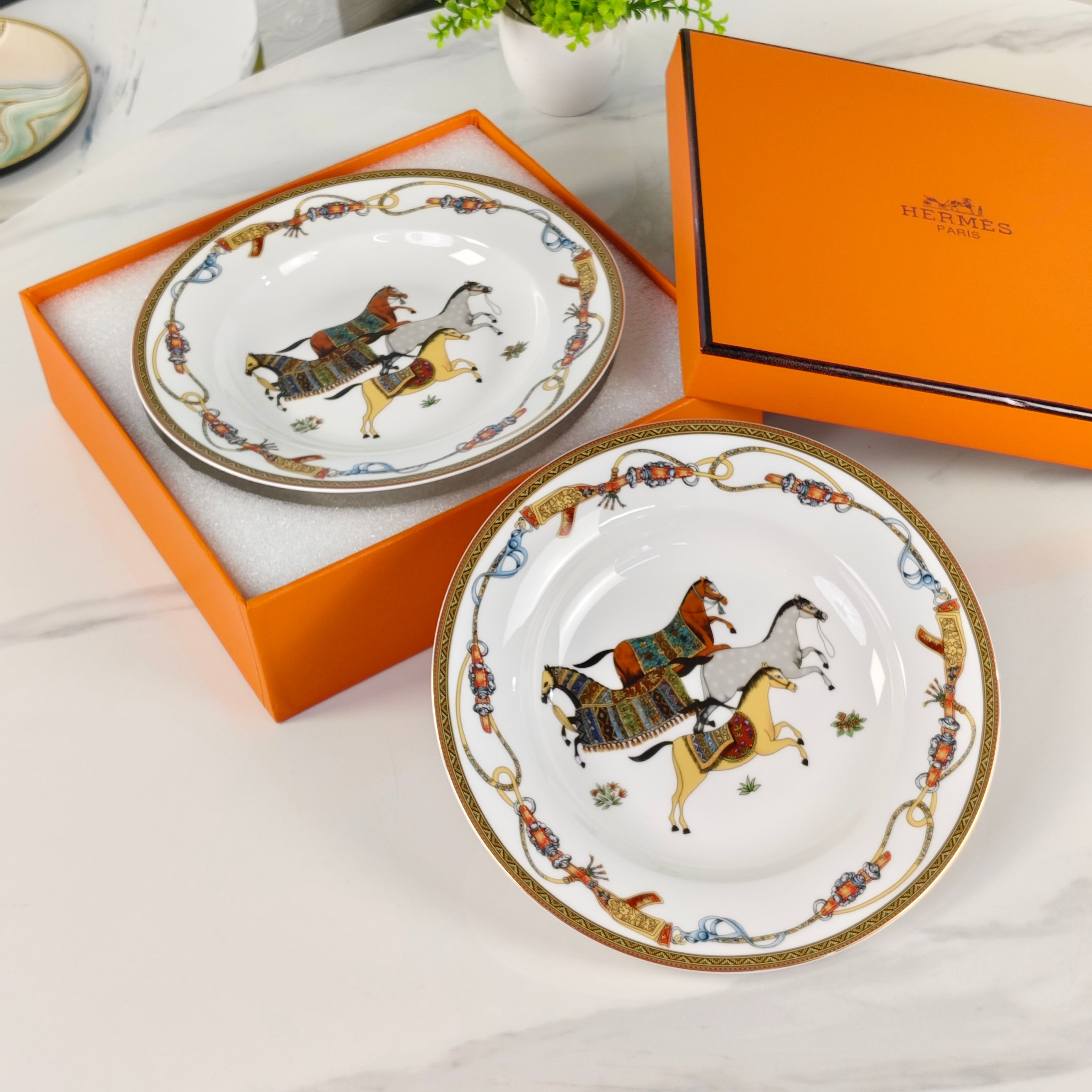 爱马仕 Hermès 高定典藏名品高定成衣时装外套连衣裙衬衫T恤 #343FB9C2 3