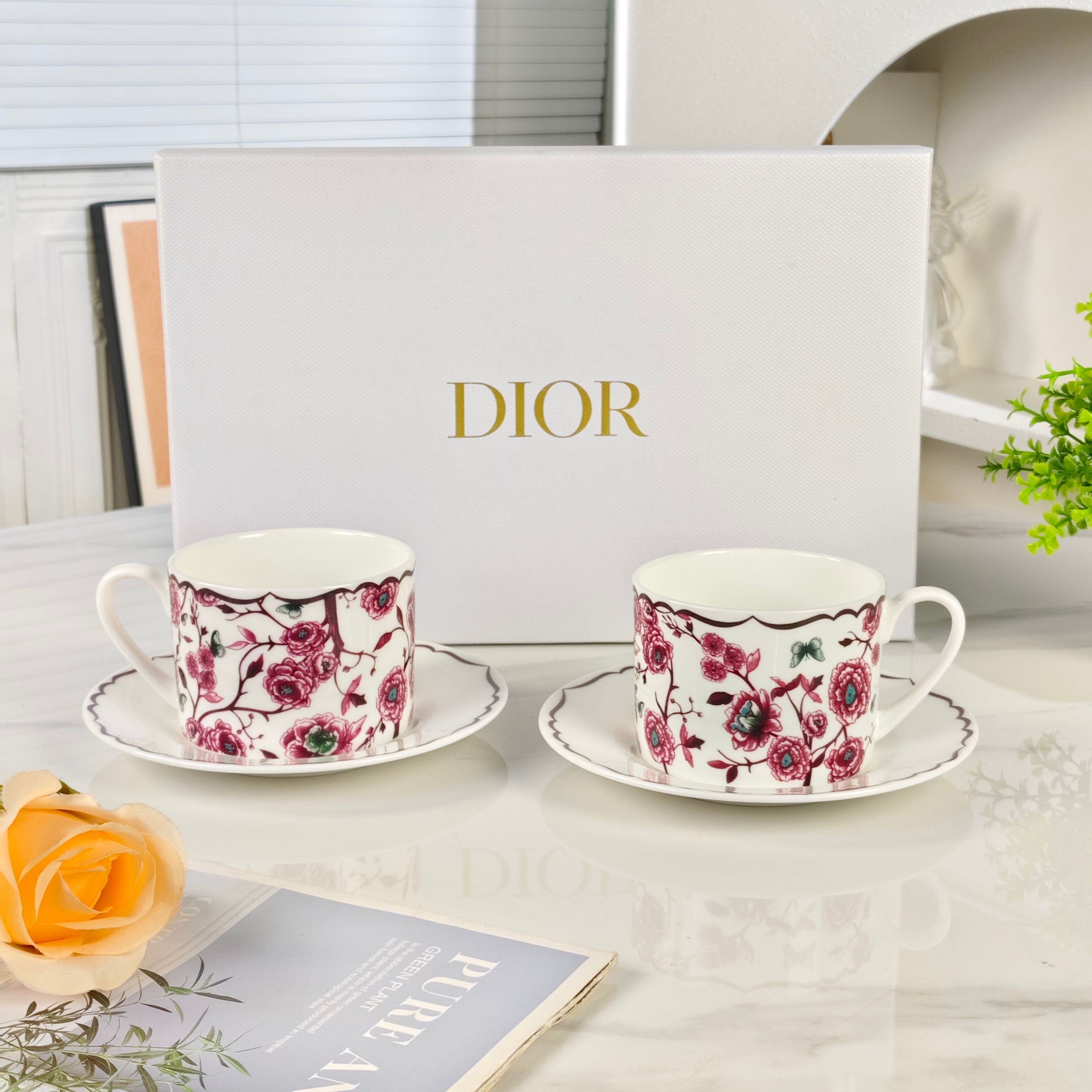Dior – Granville Garden – Set of Two Cups and Saucers – Purple - Comprehensive 5