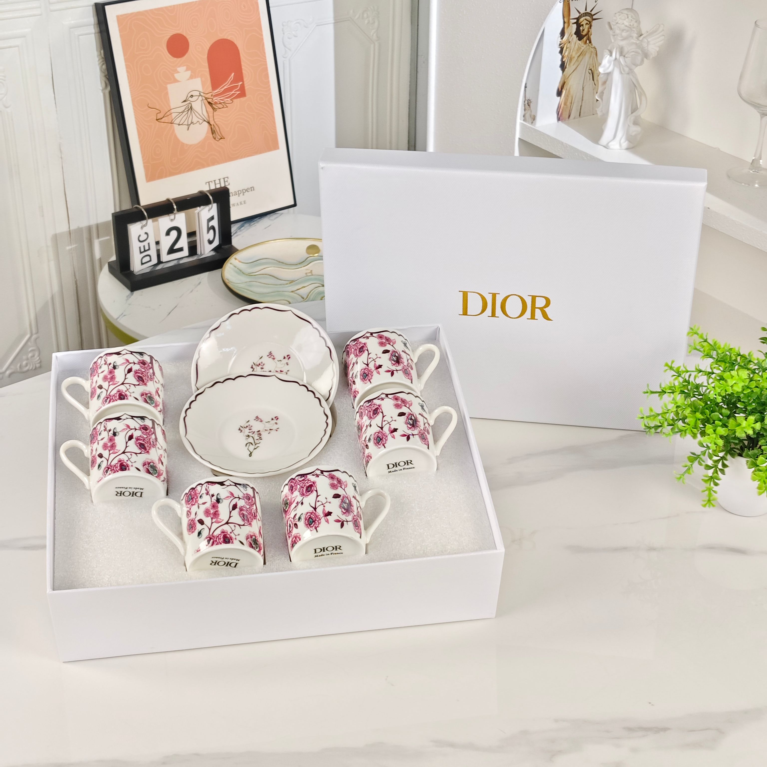 Dior – Granville Garden Espresso Set (6 Cups and 6 Saucers) – Purple - Comprehensive 3