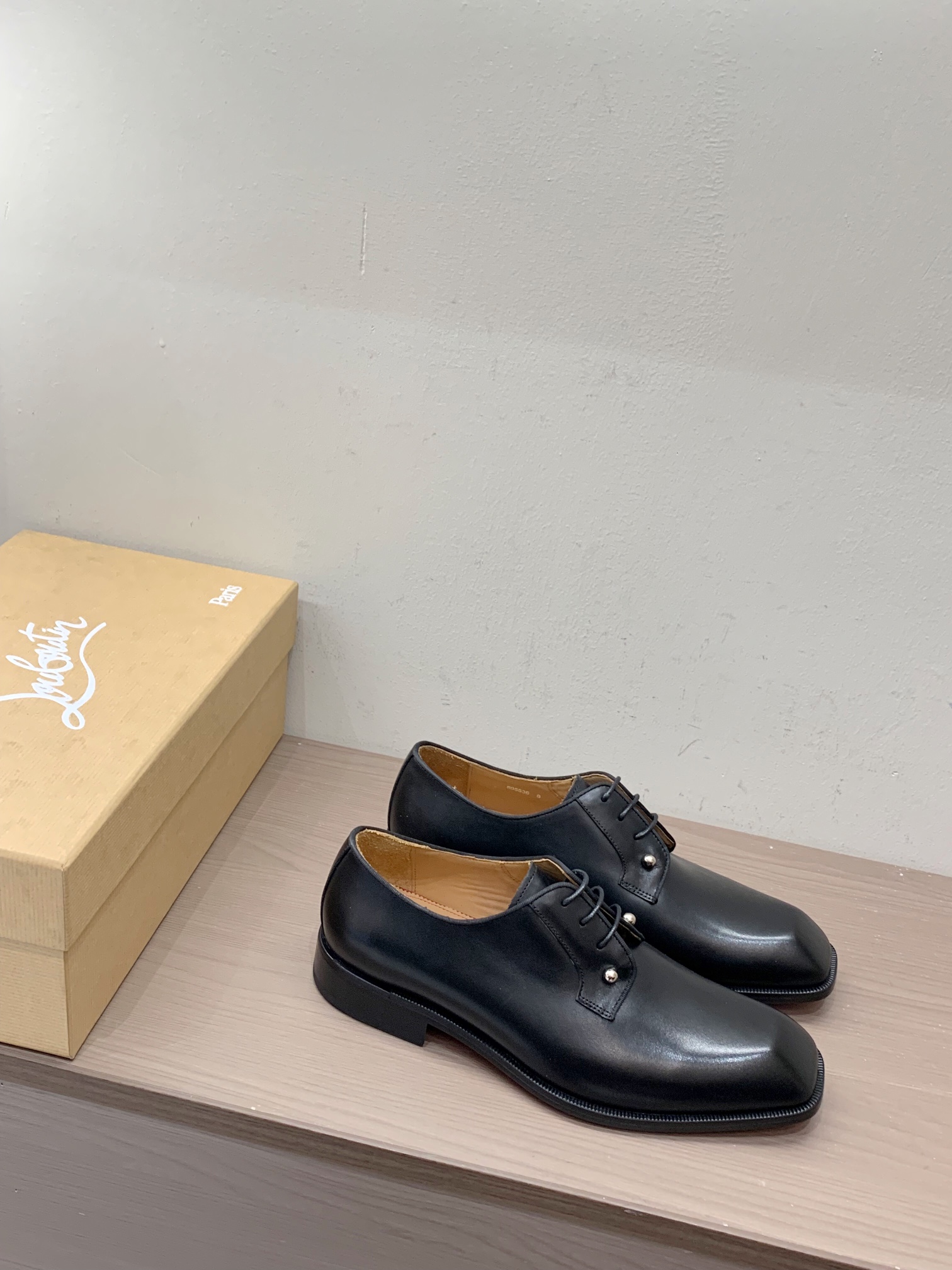 Christian Louboutin（cl男） Style Leather Men's Shoes Lookbook Reference image 2