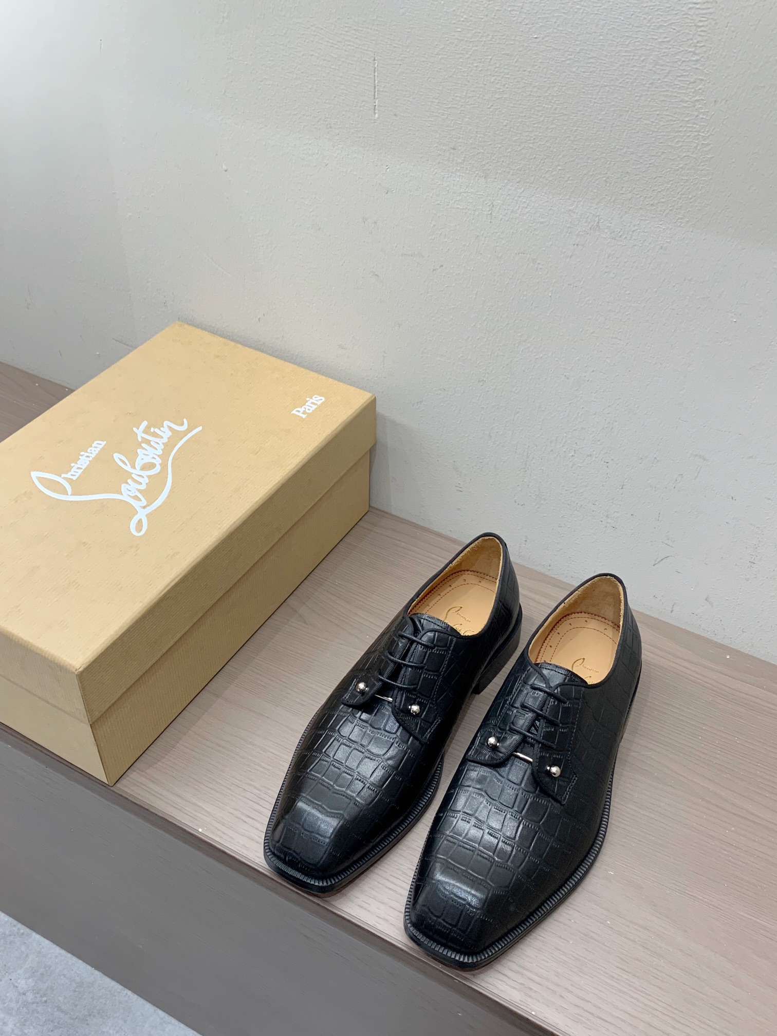 Christian Louboutin（cl男） Style Leather Men's Shoes Lookbook Reference image 2
