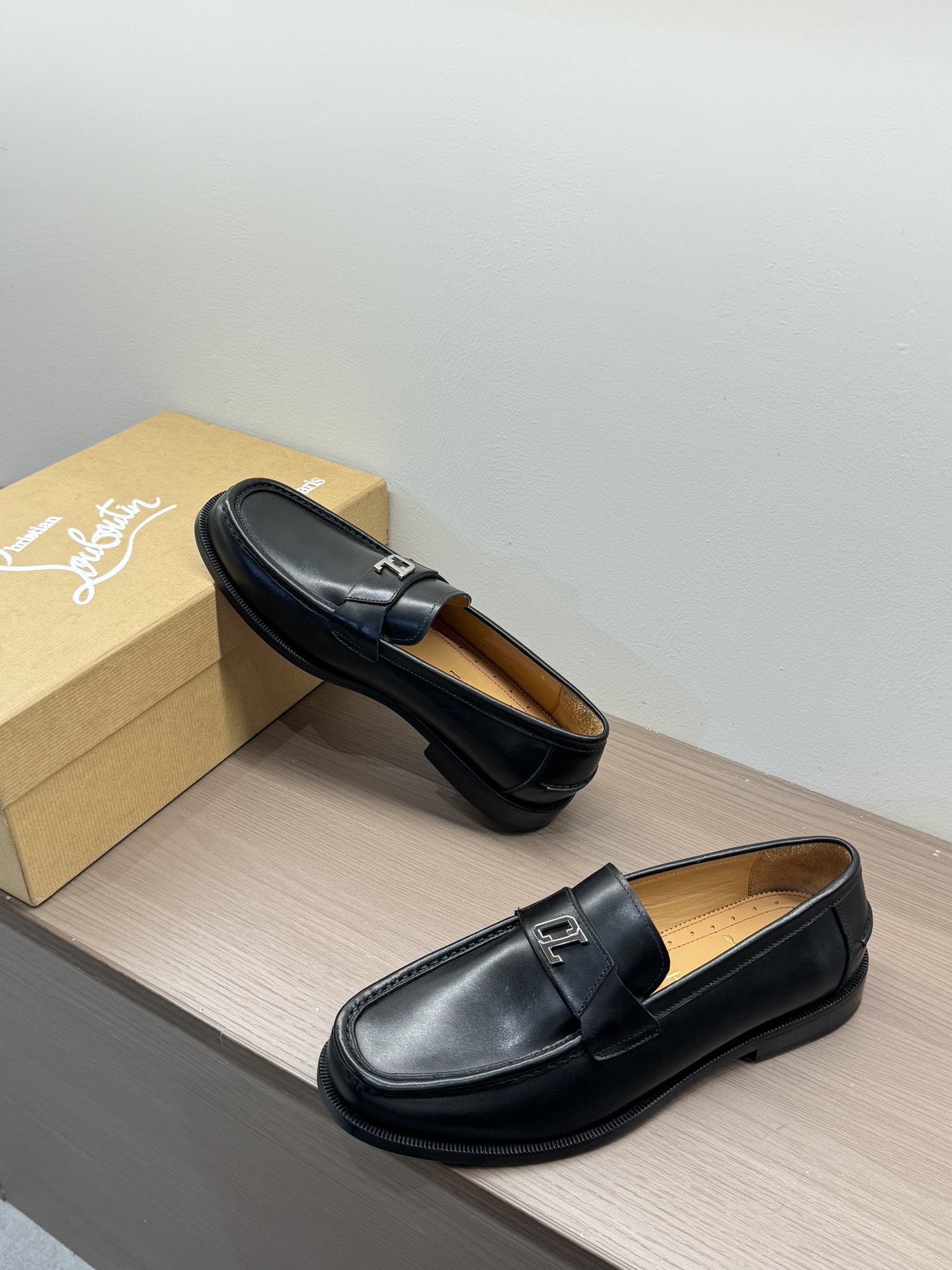 Christian Louboutin Style Leather Men's Shoes Men's Shoes Men's Shoes detail image 3 from source 782732