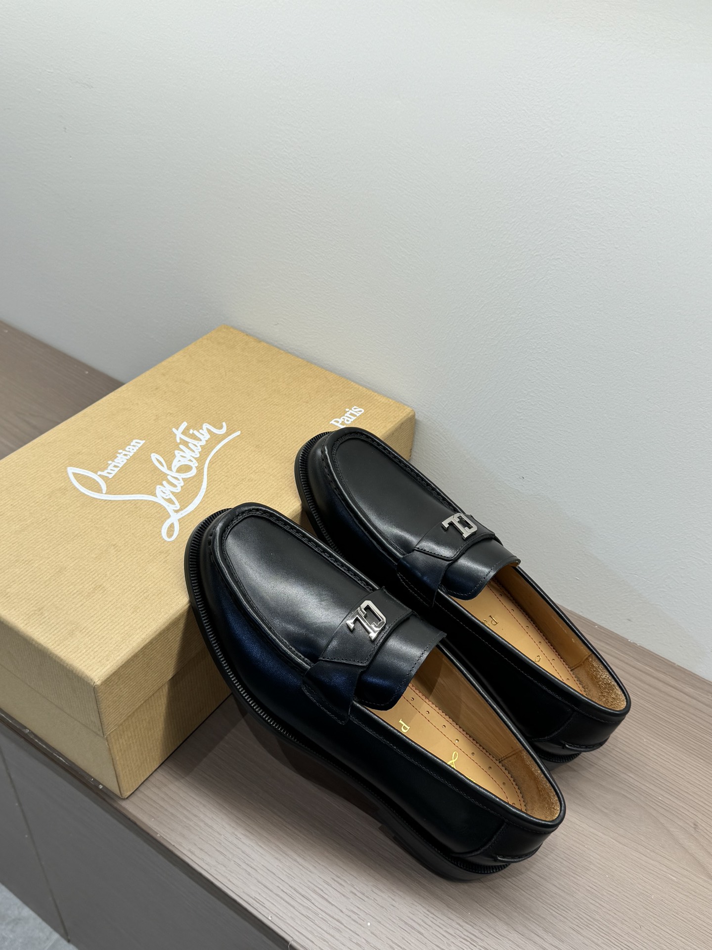 Christian Louboutin（cl男） Style Leather Men's Shoes Lookbook Reference image 2