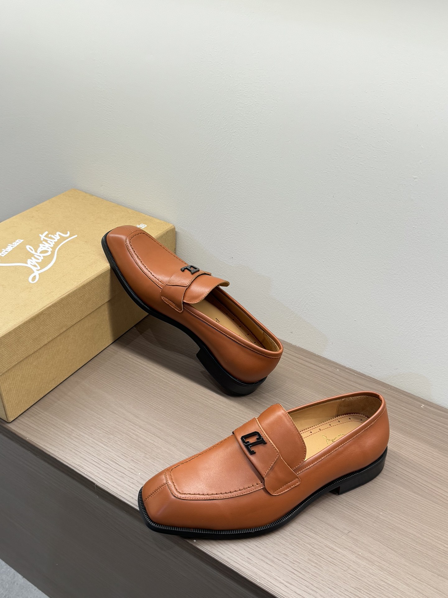 Christian Louboutin Style Leather Men's Shoes Men's Shoes Men's Shoes detail image 3 from source 782728