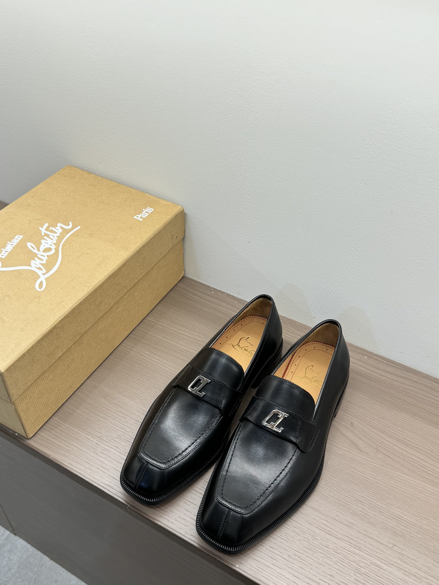 Christian Louboutin（cl男） Style Leather Men's Shoes Lookbook Reference image 1