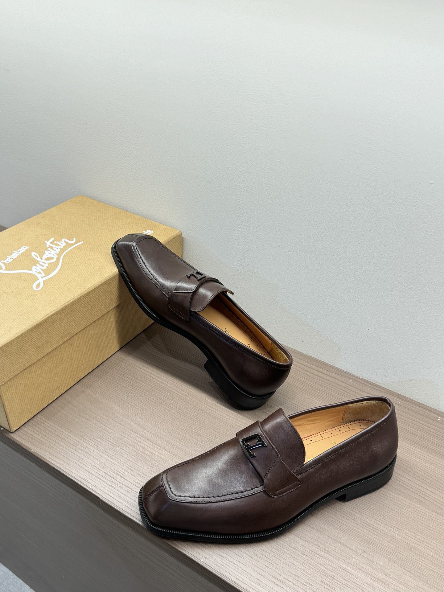 Christian Louboutin Style Leather Men's Shoes Men's Shoes Men's Shoes detail image 3 from source 782716