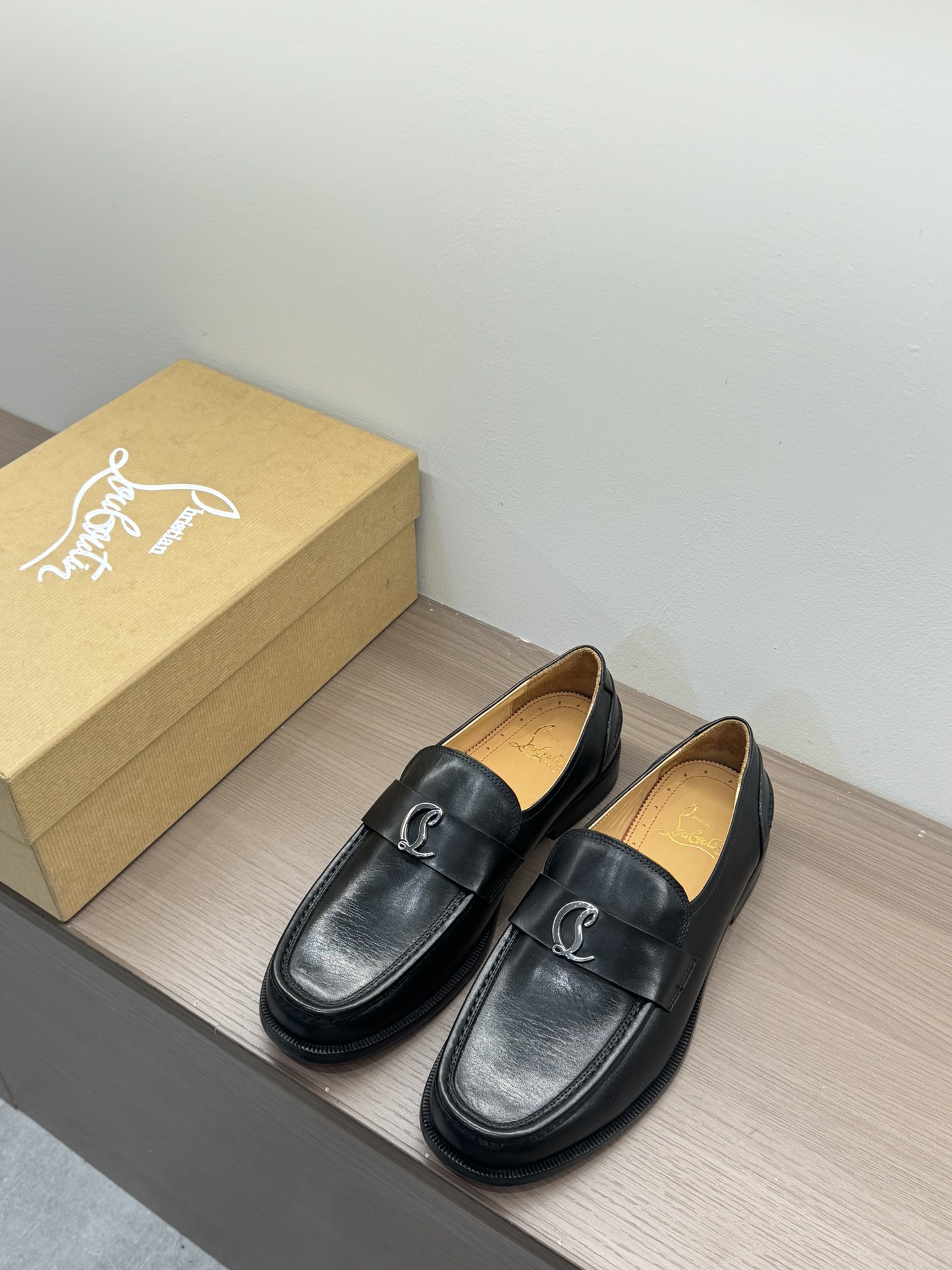 Christian Louboutin（cl男） Style Leather Men's Shoes Lookbook Reference image 1