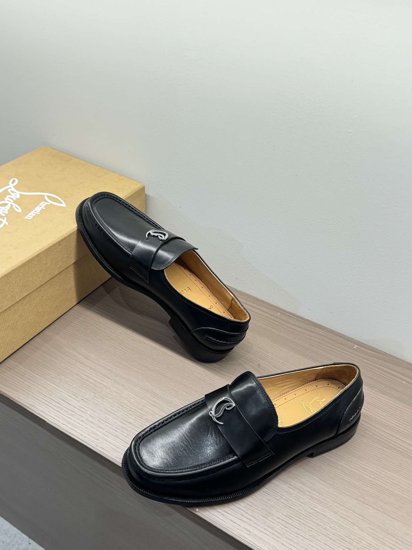 Christian Louboutin Style Leather Men's Shoes Men's Shoes Men's Shoes detail image 3 from source 782725
