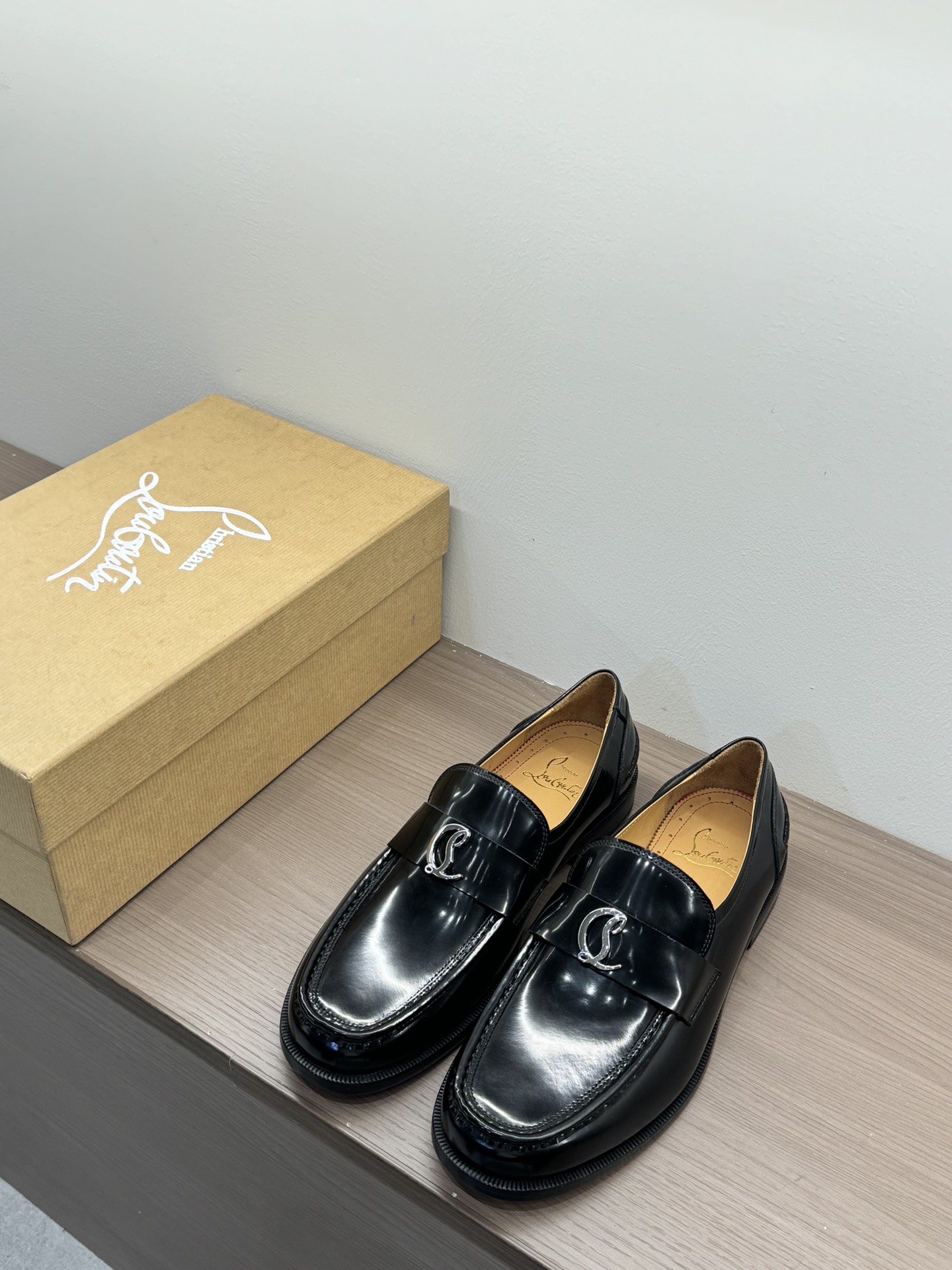 Christian Louboutin（cl男） Style Leather Men's Shoes Lookbook Reference image 1