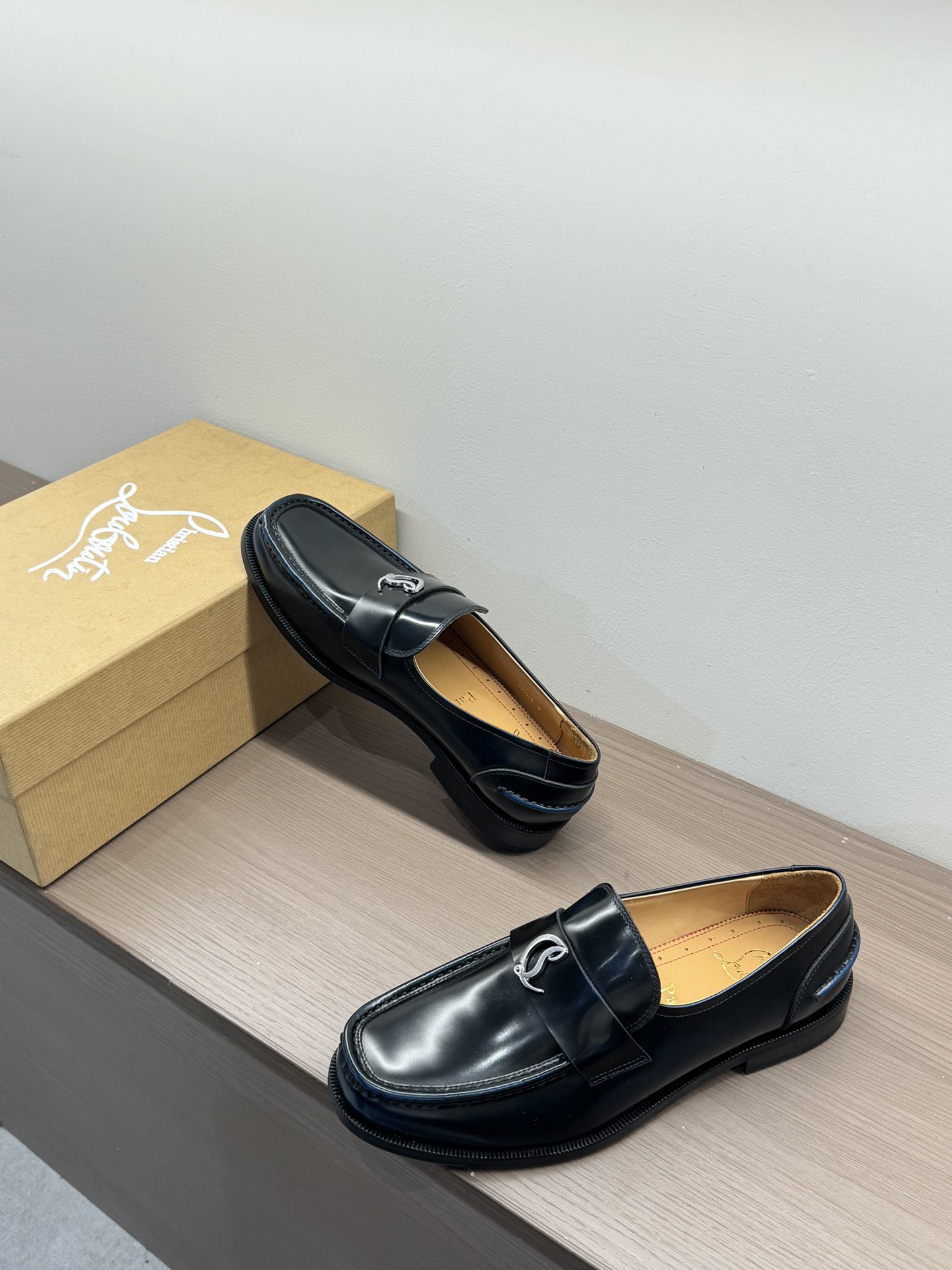 Christian Louboutin Style Leather Men's Shoes Men's Shoes Men's Shoes detail image 4 from source 782717