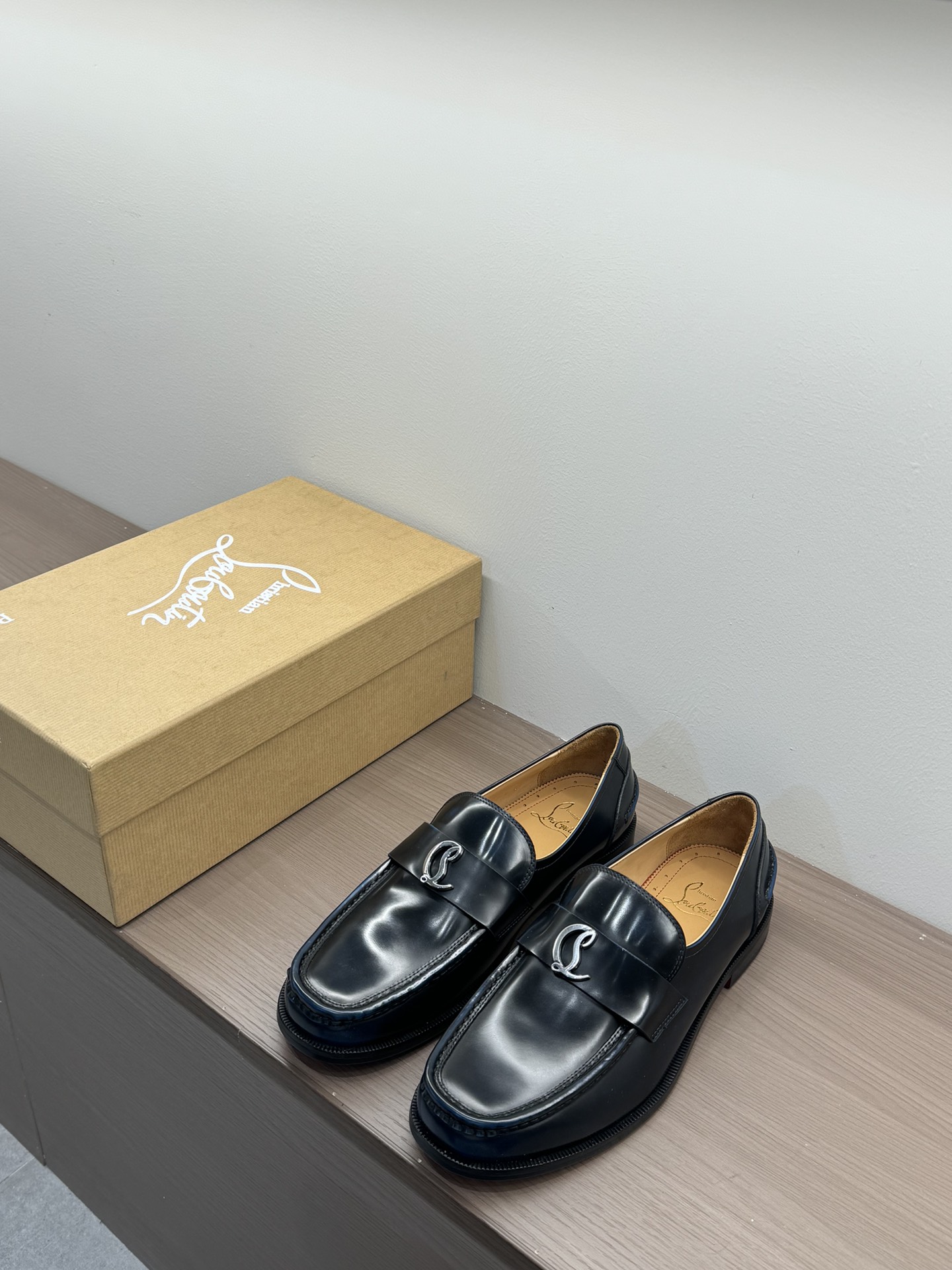 Christian Louboutin（cl男） Style Leather Men's Shoes Lookbook Reference image 1