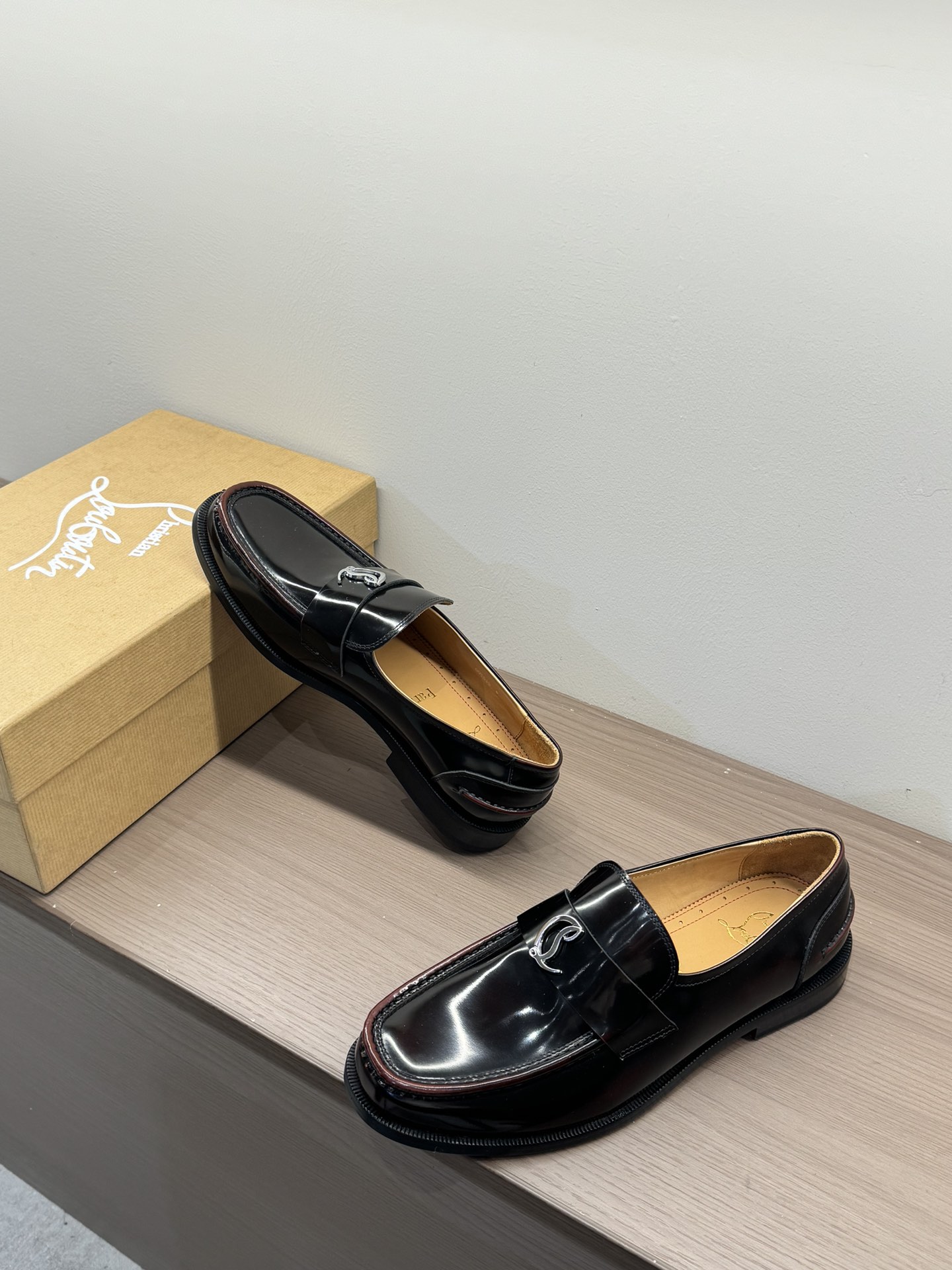 Christian Louboutin（cl男） Style Leather Men's Shoes Lookbook Reference image 2
