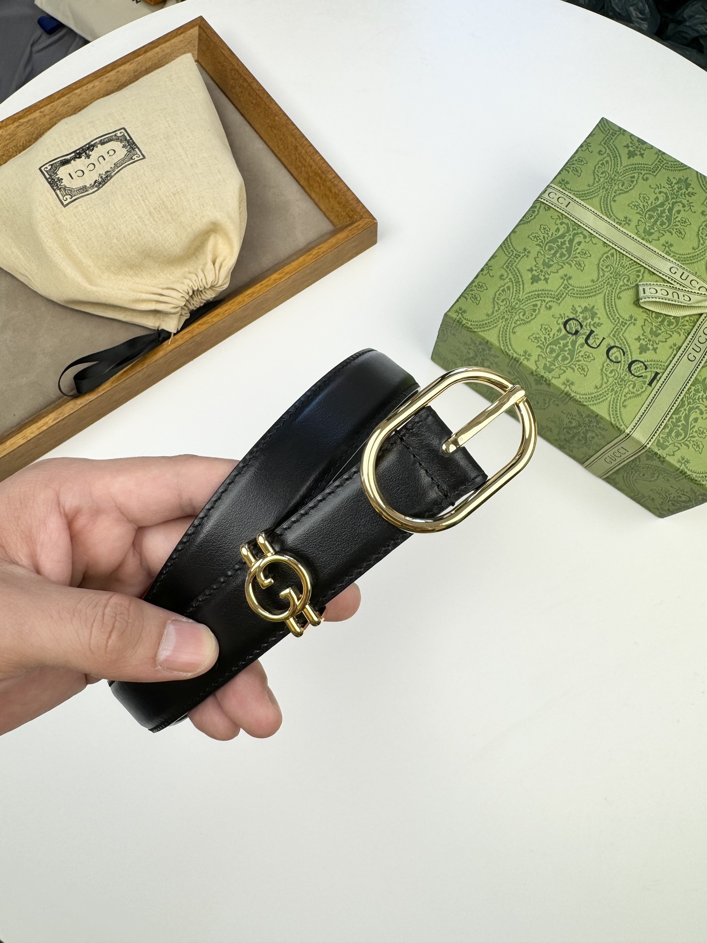 Gucci 新款Gucci GG 针扣女士简约腰带进口头层牛皮， 皮底。 的手工无可挑剔，小巧，宽度 3.0cm