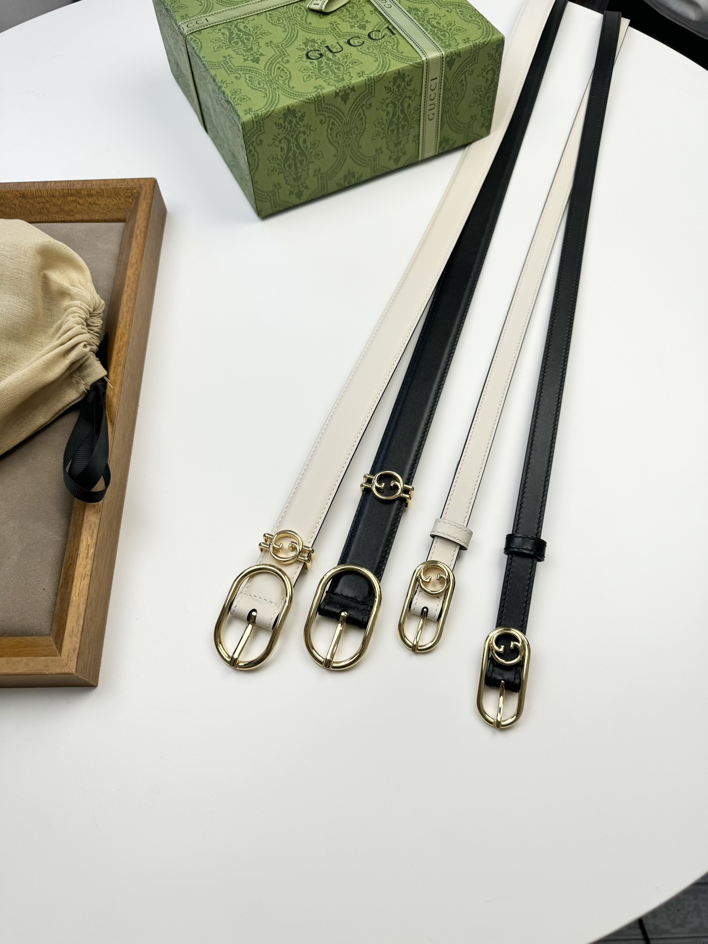 Gucci 新款Gucci GG 针扣女士简约腰带