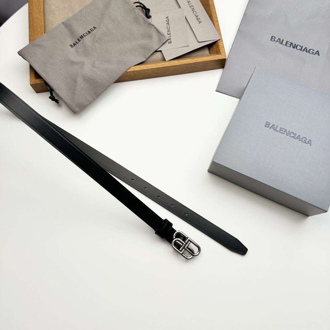 Balenciaga BALENCIAGA巴黎世家情侣腰带 BB扣 单层树膏牛皮 宽度2