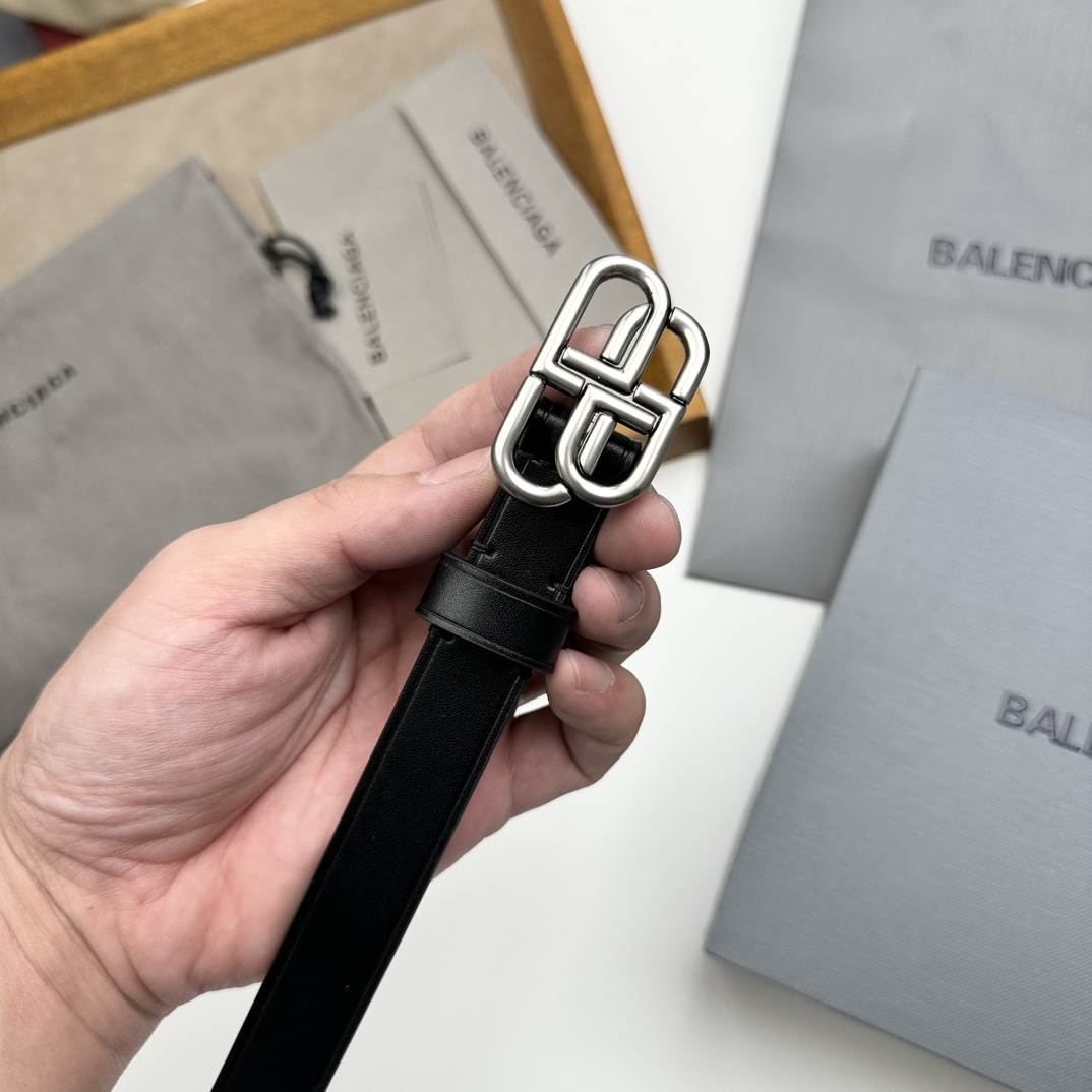 Balenciaga BALENCIAGA巴黎世家情侣腰带 BB扣 单层树膏牛皮 宽度2