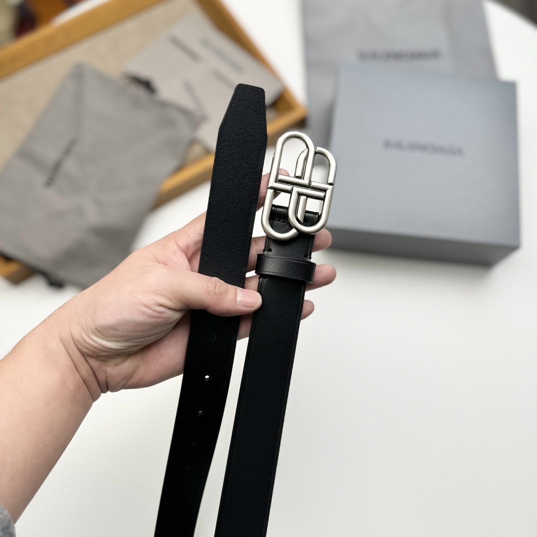 Balenciaga BALENCIAGA巴黎世家情侣腰带 BB扣 单层树膏牛皮 宽度3