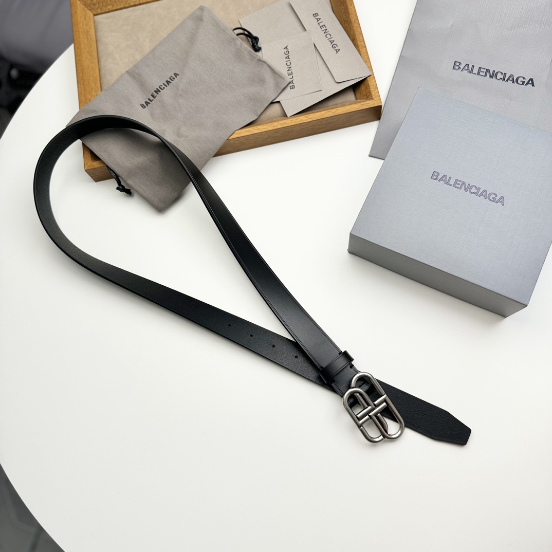 Balenciaga BALENCIAGA巴黎世家情侣腰带 BB扣 单层树膏牛皮 宽度3