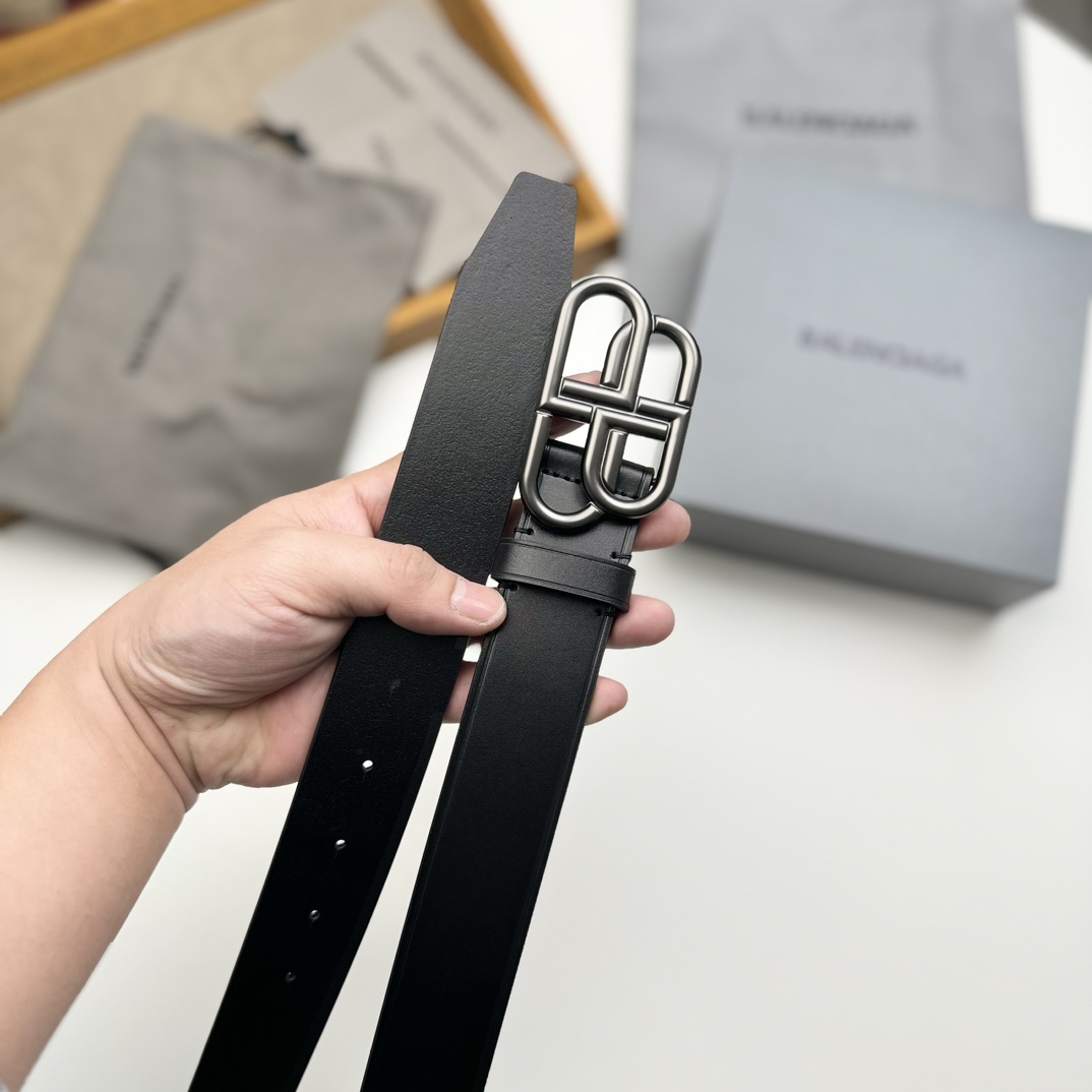 Balenciaga BALENCIAGA巴黎世家情侣腰带 BB扣 单层树膏牛皮 宽度3