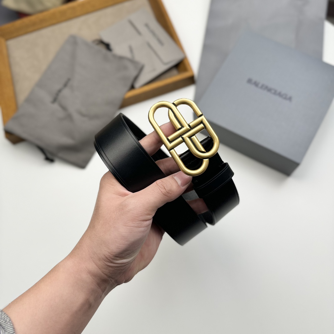 Balenciaga BALENCIAGA巴黎世家情侣腰带 BB扣 单层树膏牛皮 宽度3