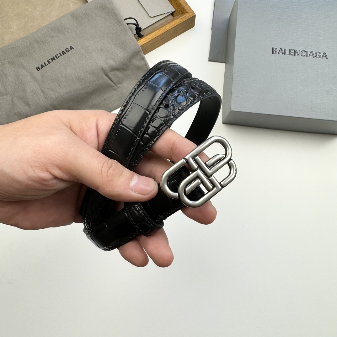 Balenciaga BALENCIAGA巴黎世家情侣腰带 BB扣 单层树膏牛皮 宽度2