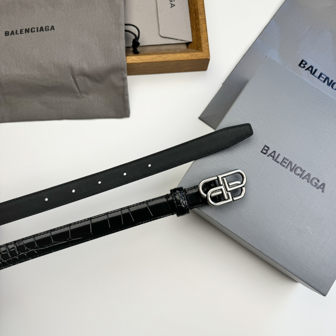 Balenciaga BALENCIAGA巴黎世家情侣腰带 BB扣 单层树膏牛皮 宽度2