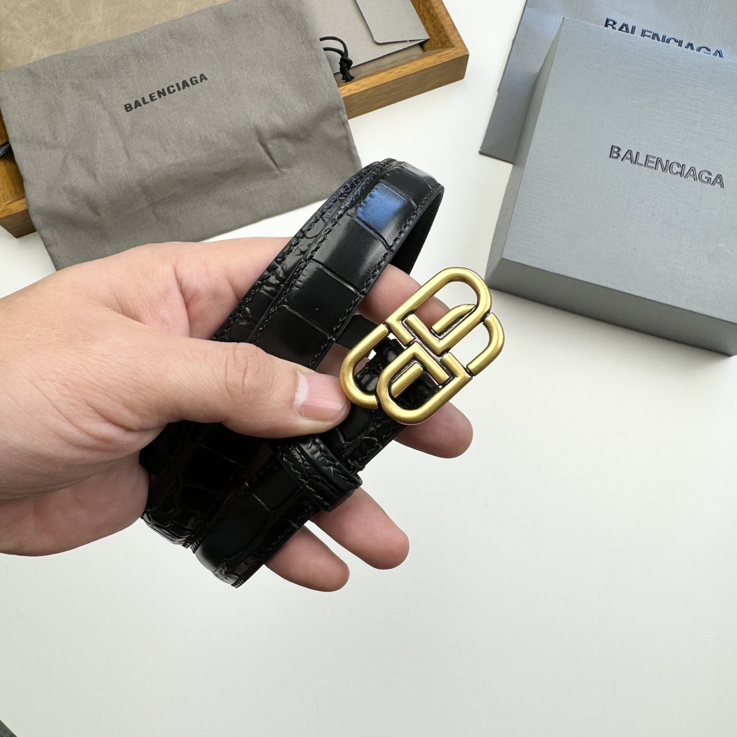 Balenciaga BALENCIAGA巴黎世家情侣腰带 BB扣 单层树膏牛皮 宽度2