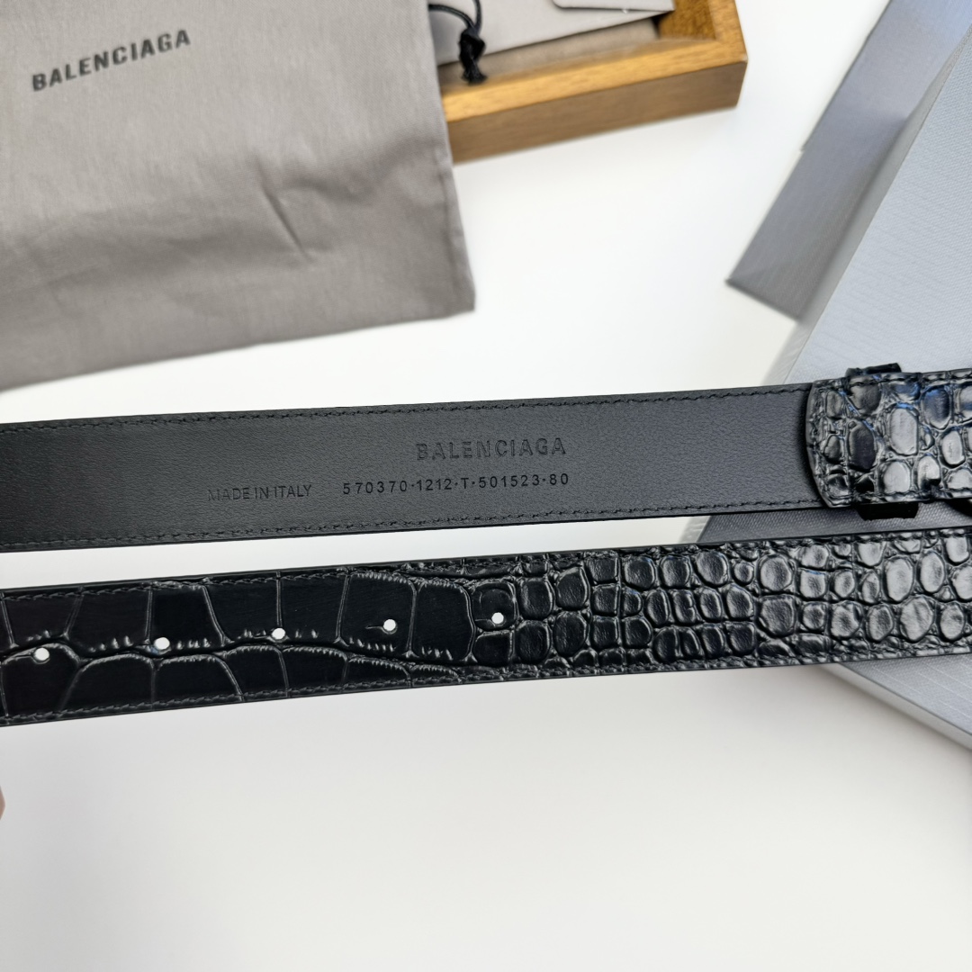 Balenciaga BALENCIAGA巴黎世家情侣腰带 BB扣 单层树膏牛皮 宽度3