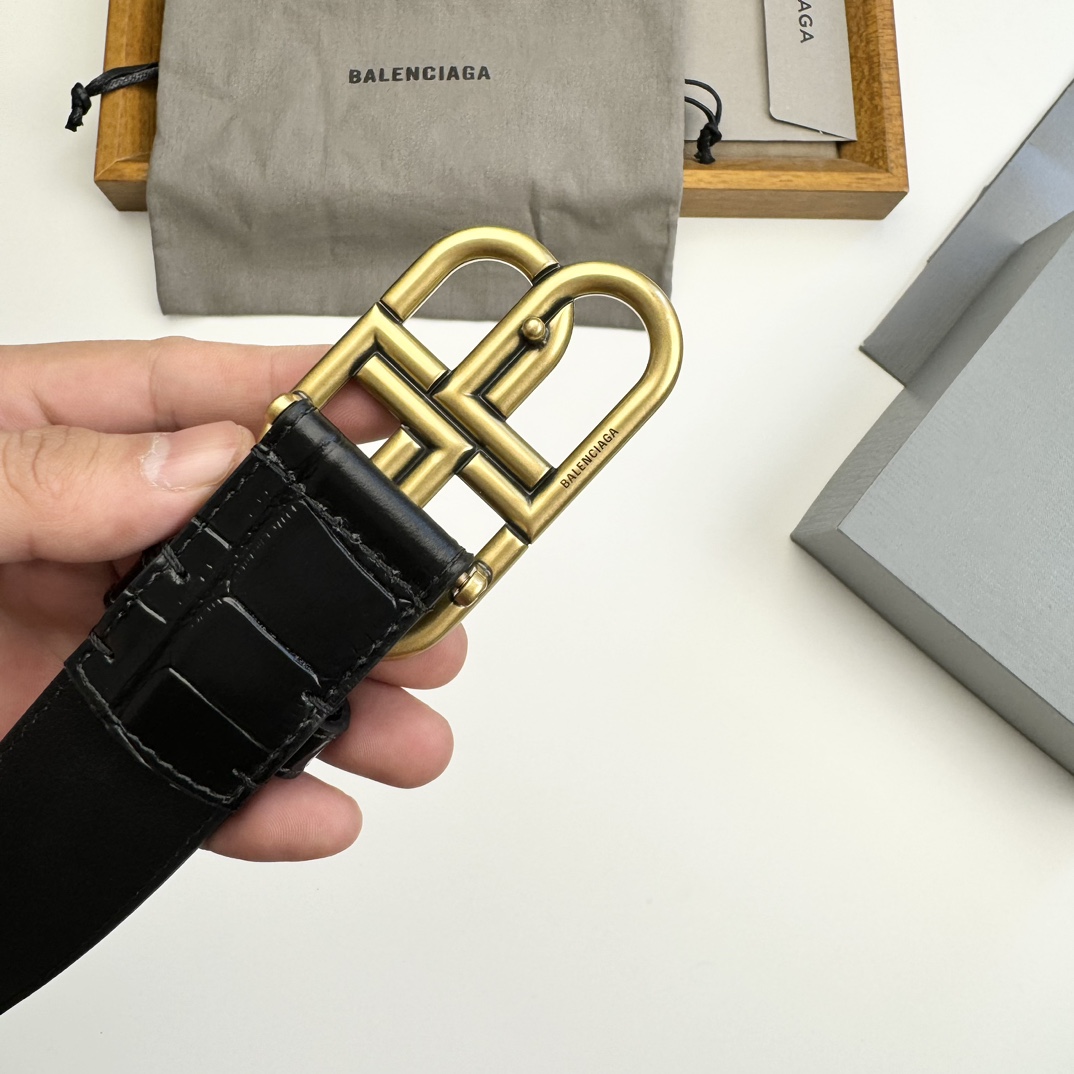 Balenciaga BALENCIAGA巴黎世家情侣腰带 BB扣 单层树膏牛皮 宽度3