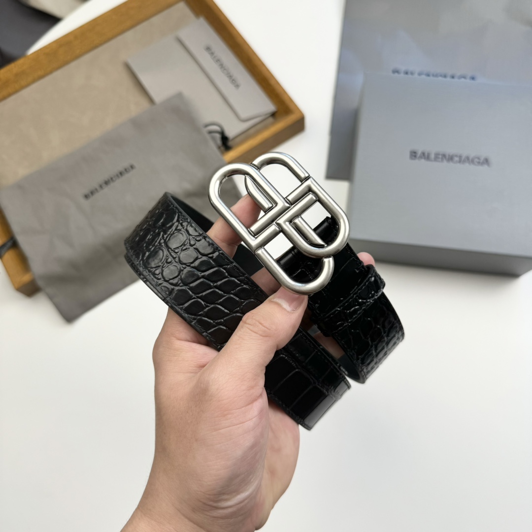 Balenciaga BALENCIAGA巴黎世家情侣腰带 BB扣 单层树膏牛皮 宽度3