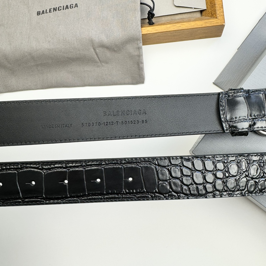 Balenciaga BALENCIAGA巴黎世家情侣腰带 BB扣 单层树膏牛皮 宽度3