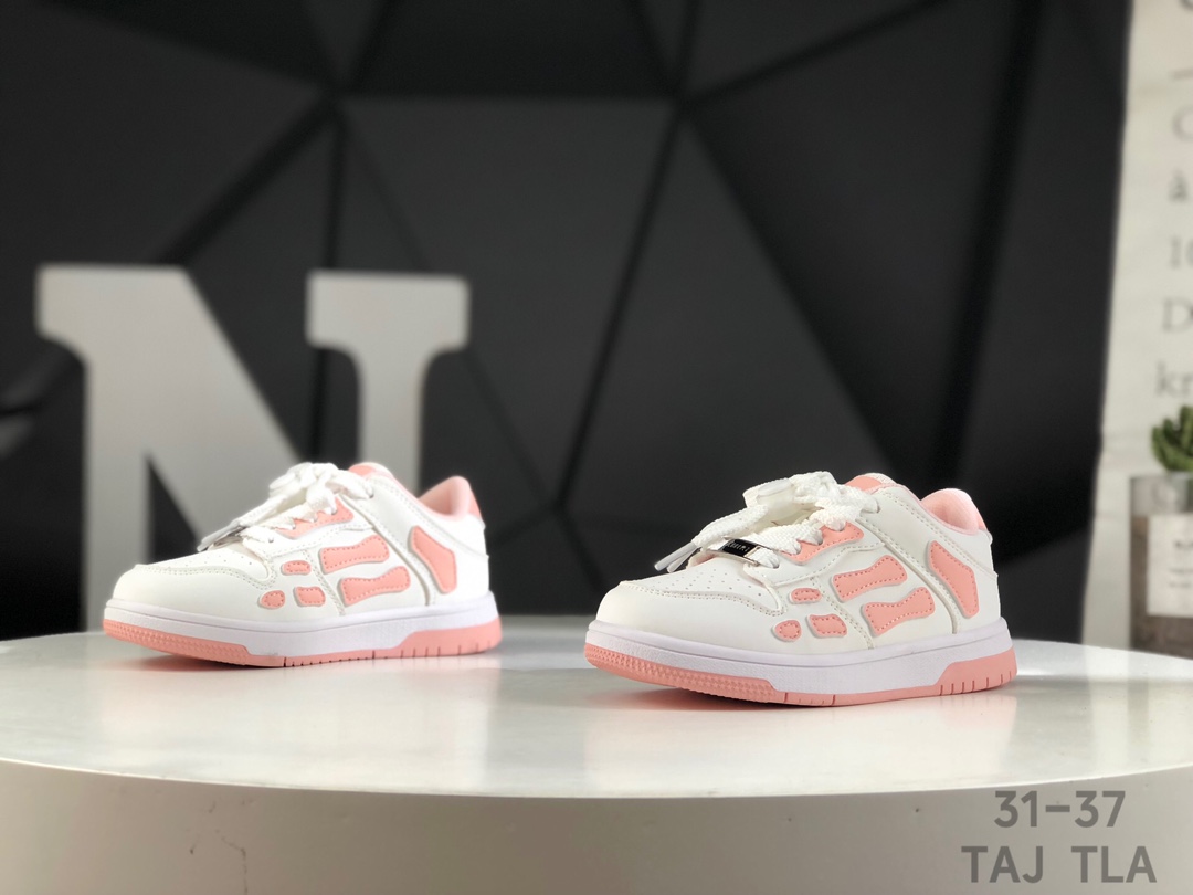 图片[4]-🔻精品童鞋🔥 💘AMIRI骨骼骨头童鞋王一博明星同款真皮透气百搭板鞋💖🔥 🍒鹿师兄同款小众国潮ins风硬核概念低帮运动休闲小白鞋🍇 🌹盒里另配鞋带扣子两个，可以系带也可以用扣子🌹 尺码：26-37 TAJ TLA-选品中心