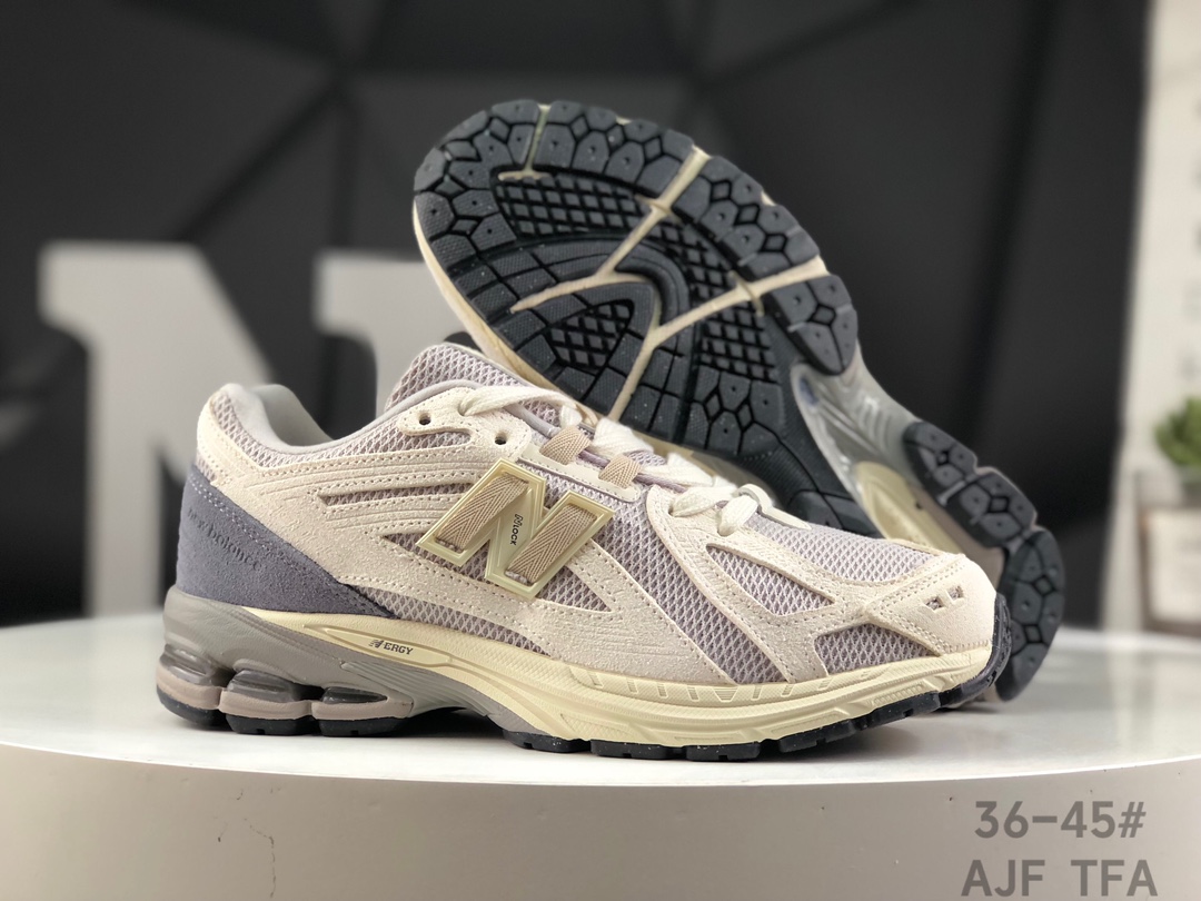 💰320带半码✅新百伦New Balance 1906系列复古老爹风休闲运动慢跑鞋 
货号：M1906
#采用轻质牛剖革拼接透气网眼衬垫织物鞋面材质 T-Beam大底提供足步弓支撑，保持步态稳定 后跟搭载外露缓震胶
尺码：如图右下角所示 AJF  TFA