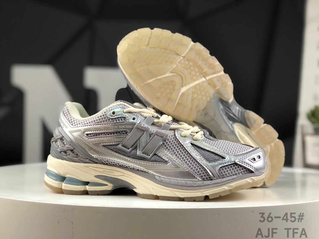 💰320
带半码✅新百伦New Balance 1906系列复古老爹风休闲运动慢跑鞋 
货号：M1906
#采用轻质牛剖革拼接透气网眼衬垫织物鞋面材质 T-Beam大底提供足步弓支撑，保持步态稳定 后跟搭载外露缓震胶
尺码：如图右下角所示 AJF  TFA