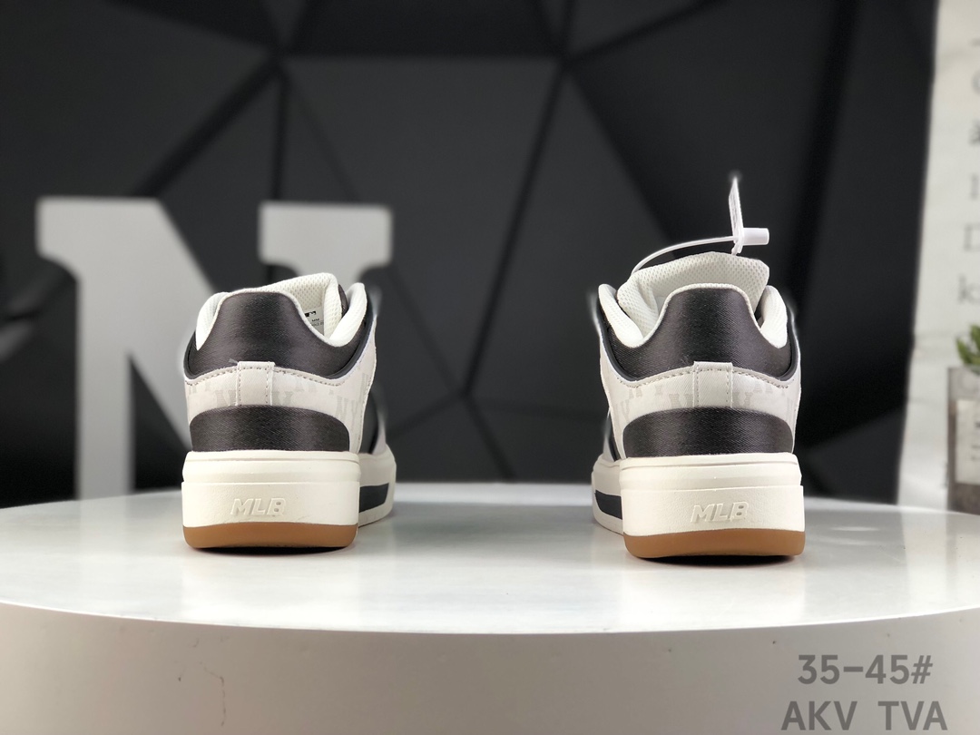 MLB Chunky Liner with NY Yankees Sticker: Lightweight Sports Shoes with MD Soles. - 图片 6