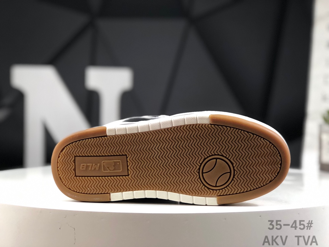 MLB Chunky Liner with NY Yankees Sticker: Lightweight Sports Shoes with MD Soles. - 图片 7