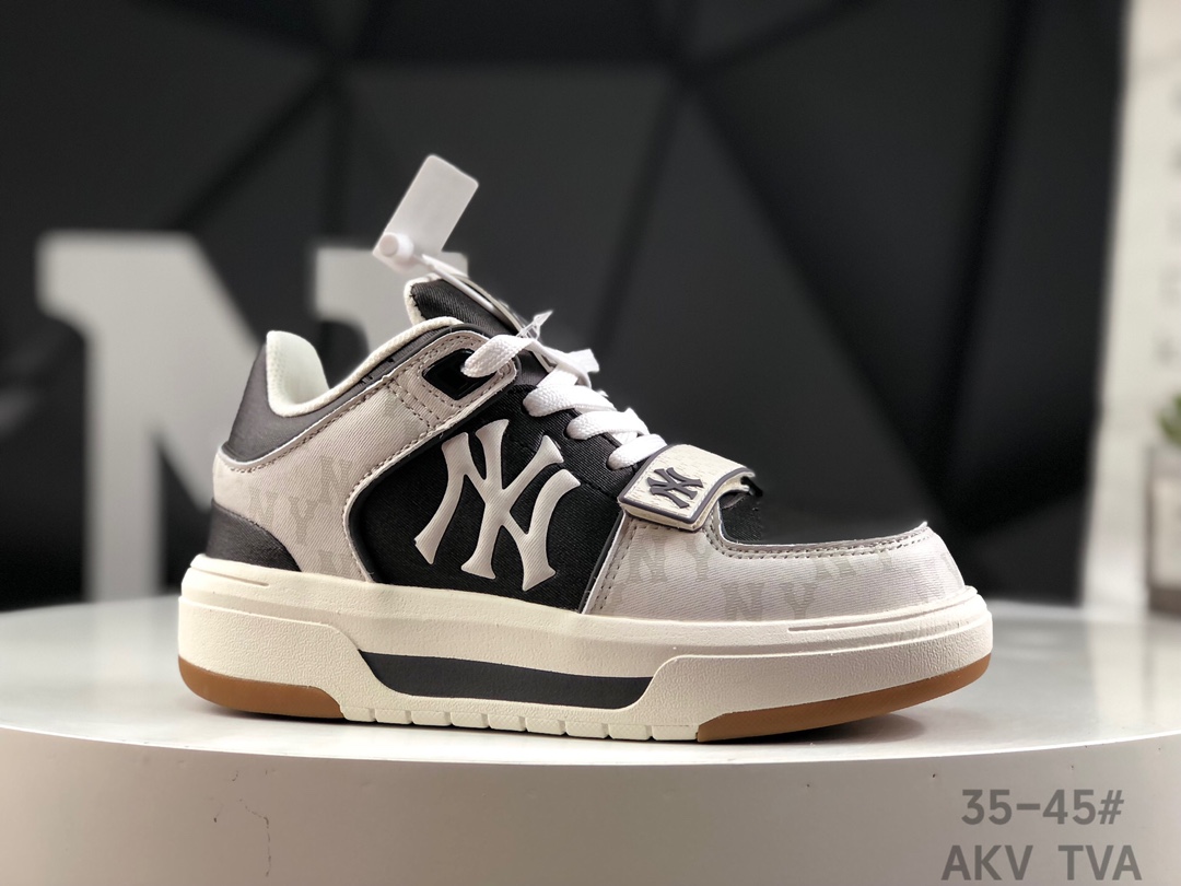 MLB Chunky Liner with NY Yankees Sticker: Lightweight Sports Shoes with MD Soles.