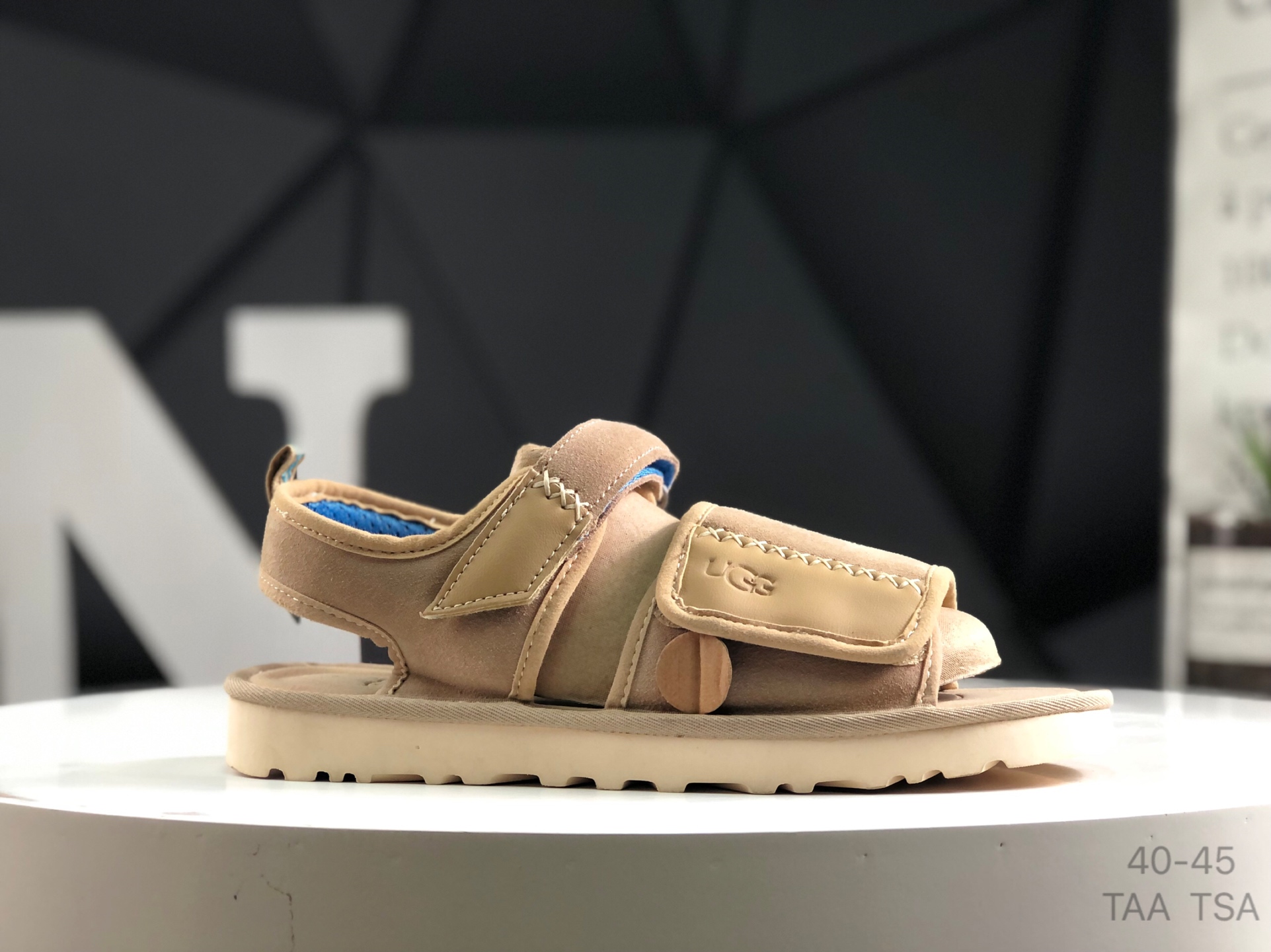 🔻 Marca estadounidense de lujo asequible🐑 Serie de sandalias UGG, zapatos deportivos ligeros para correr para hombre …