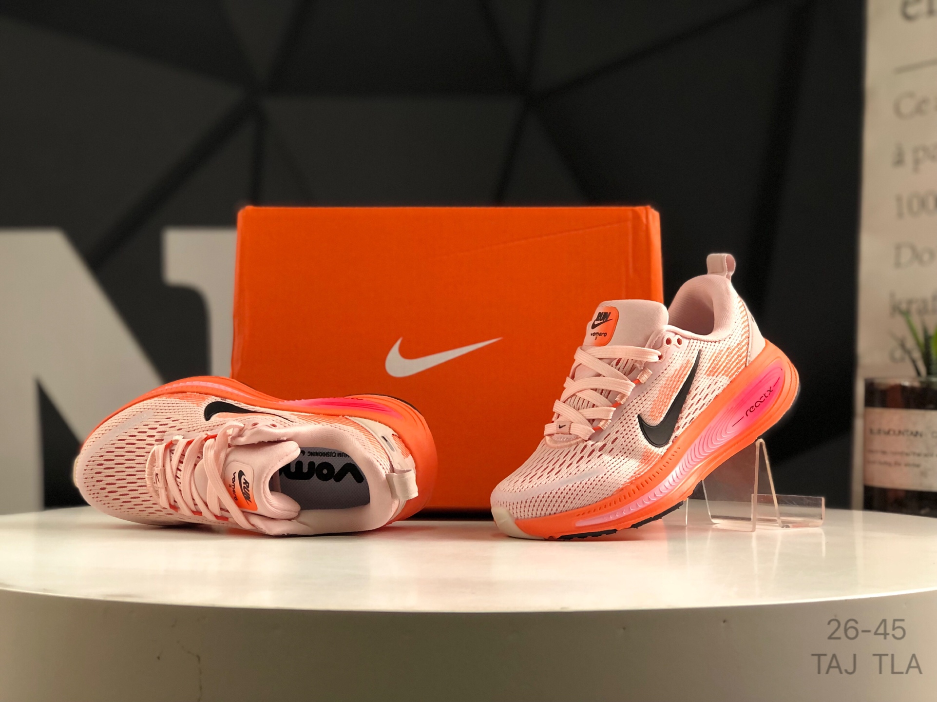 图片[9]-🔻亲子鞋 耐克 Nike VOMERO 18 耐克 舒适减震防滑 低帮跑步鞋 全掌ReactX泡绵中底 前掌和后跟还配备了Air Zoom气垫单元 据说跑起来更快更舒适哦 这次最大的升级点 首次引入了ReactX泡绵 货号：HQ2157-103 尺码：如图所示 TAJ TLA-选品中心