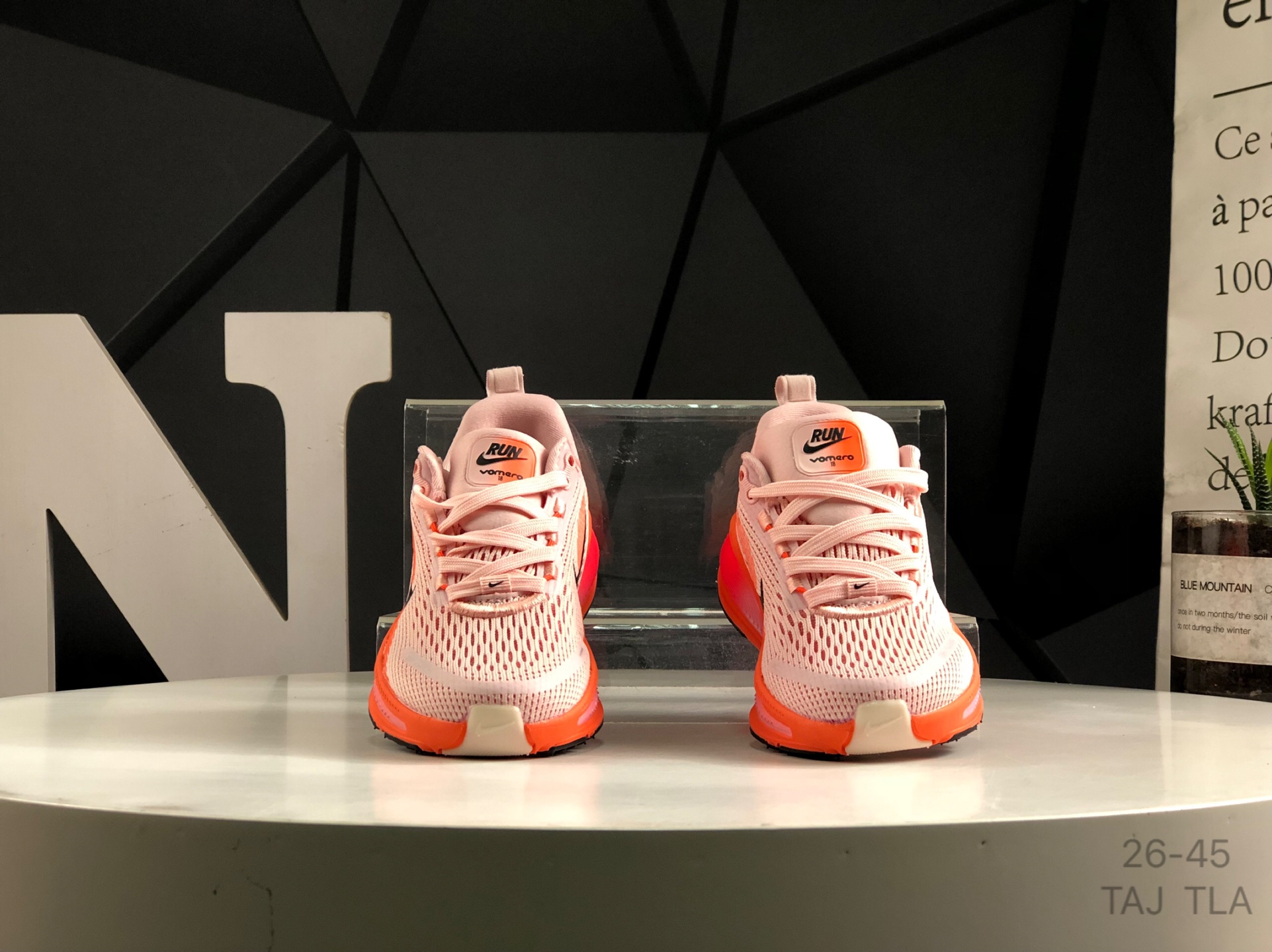 图片[8]-🔻亲子鞋 耐克 Nike VOMERO 18 耐克 舒适减震防滑 低帮跑步鞋 全掌ReactX泡绵中底 前掌和后跟还配备了Air Zoom气垫单元 据说跑起来更快更舒适哦 这次最大的升级点 首次引入了ReactX泡绵 货号：HQ2157-103 尺码：如图所示 TAJ TLA-选品中心