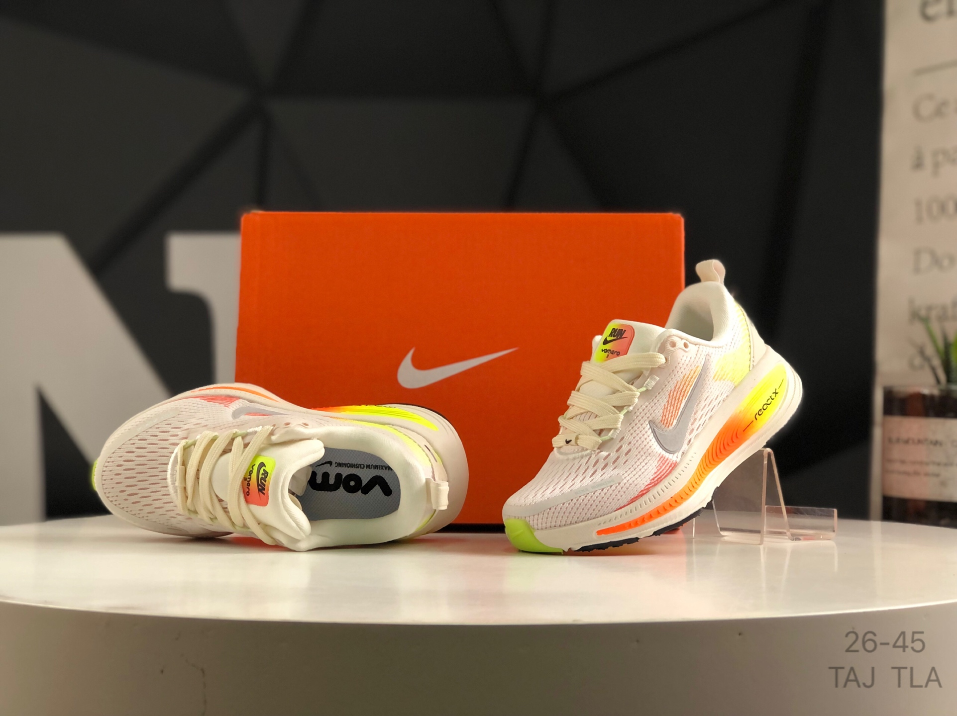 图片[9]-🔻亲子鞋 耐克 Nike VOMERO 18 耐克 舒适减震防滑 低帮跑步鞋 全掌ReactX泡绵中底 前掌和后跟还配备了Air Zoom气垫单元 据说跑起来更快更舒适哦 这次最大的升级点 首次引入了ReactX泡绵 货号：HQ2157-101 尺码：如图所示 TAJ TLA-选品中心