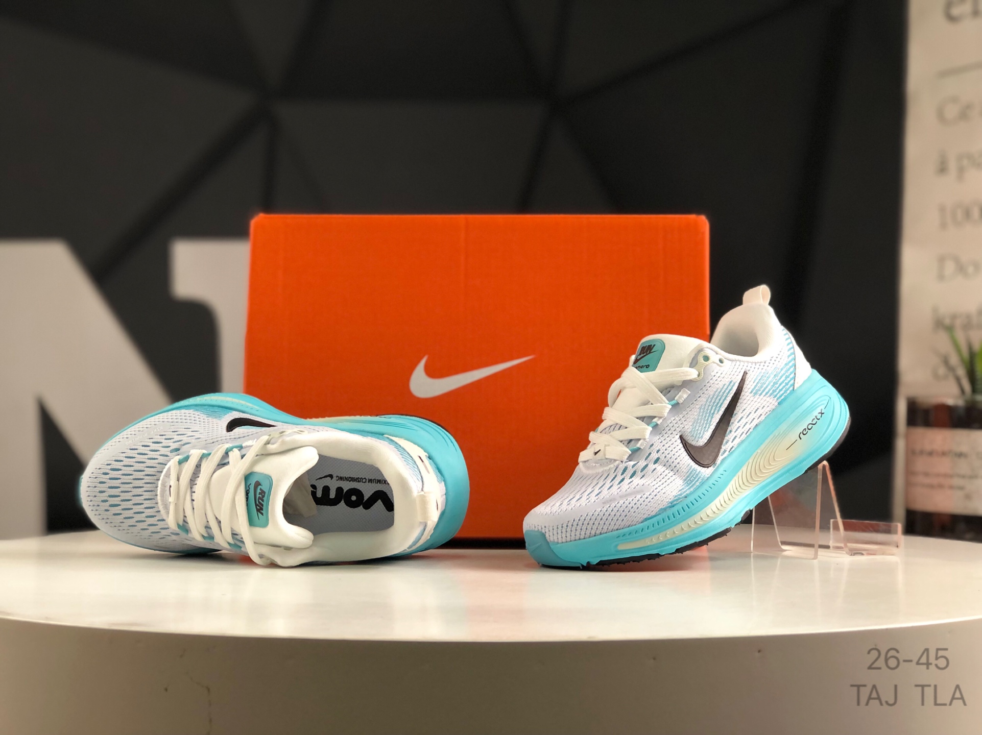 图片[9]-🔻亲子鞋 耐克 Nike VOMERO 18 耐克 舒适减震防滑 低帮跑步鞋 全掌ReactX泡绵中底 前掌和后跟还配备了Air Zoom气垫单元 据说跑起来更快更舒适哦 这次最大的升级点 首次引入了ReactX泡绵 货号：HQ2157-101 尺码：如图所示 TAJ TLA-选品中心