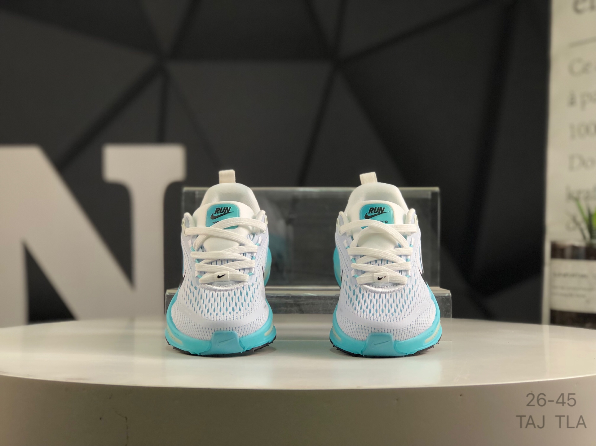 图片[8]-🔻亲子鞋 耐克 Nike VOMERO 18 耐克 舒适减震防滑 低帮跑步鞋 全掌ReactX泡绵中底 前掌和后跟还配备了Air Zoom气垫单元 据说跑起来更快更舒适哦 这次最大的升级点 首次引入了ReactX泡绵 货号：HQ2157-101 尺码：如图所示 TAJ TLA-选品中心