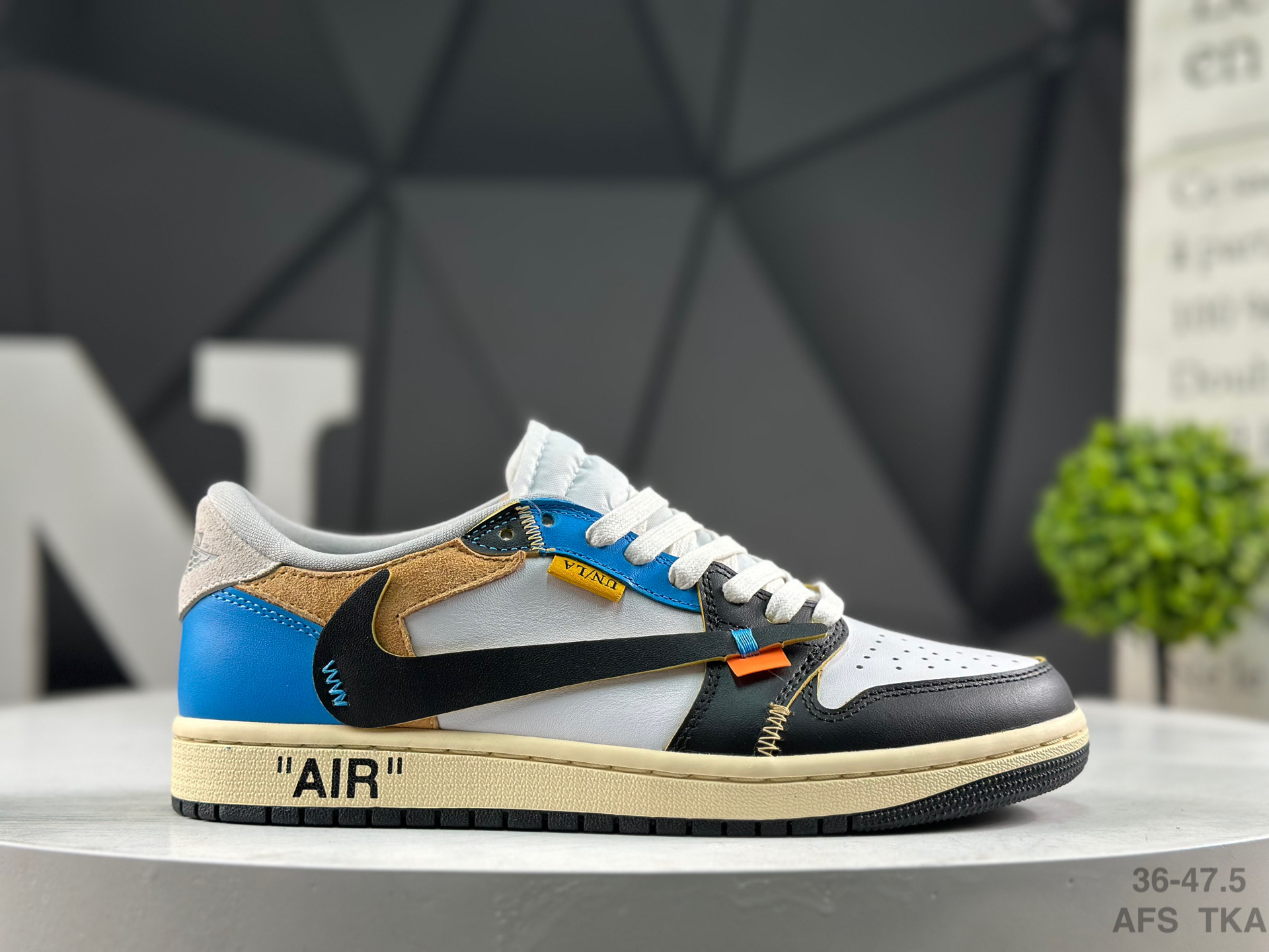 Travis Scott x OFF-WHITE x Jordan Air Jordan 1 XZ6868-006