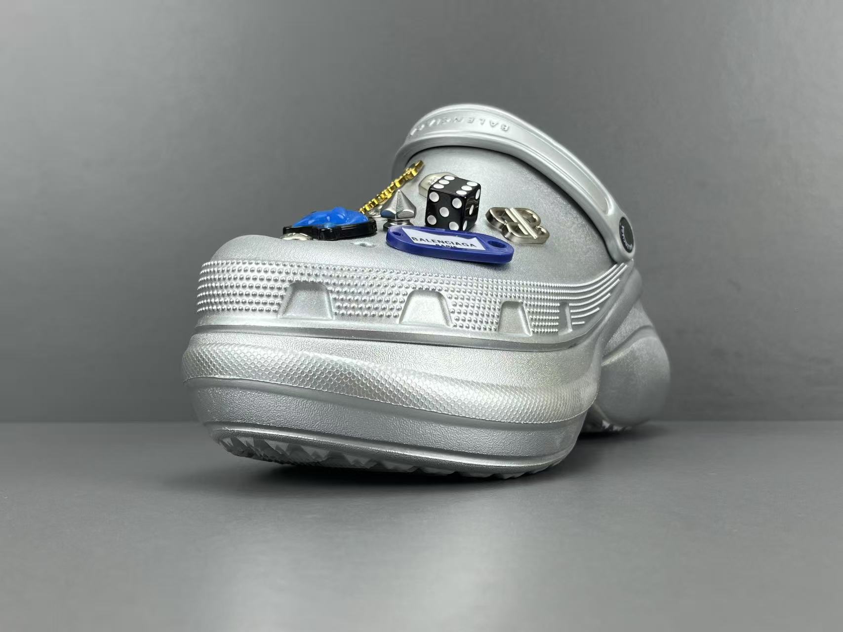  
【巴黎世家】Crocs x Balenciaga巴黎世家 厚底圆头 洞洞鞋 女款 
尺码35 36 
